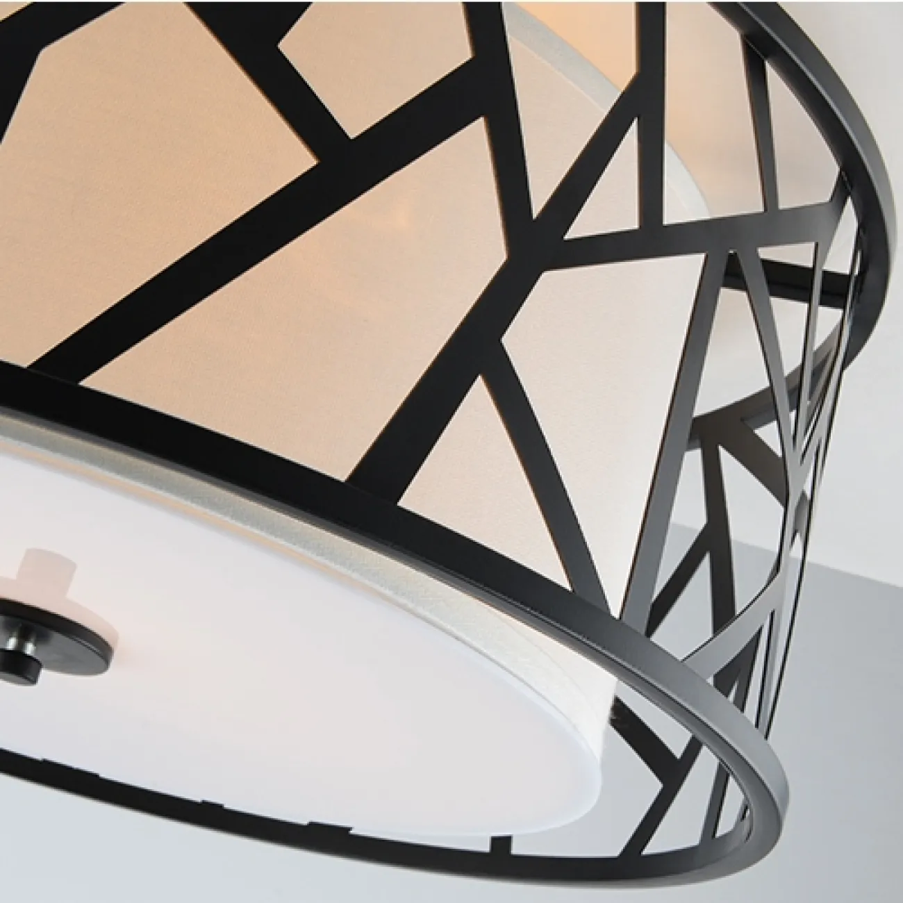 Потолочная люстра выполненная из металла с текстильным абажуром WISH