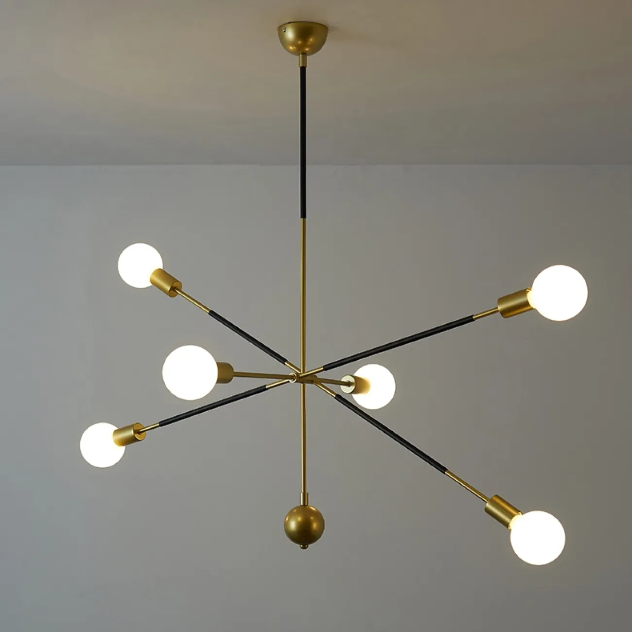 Люстра с открытыми источниками света на каркасе в виде металлических штанг с механизмом регулировки наклона ZORA