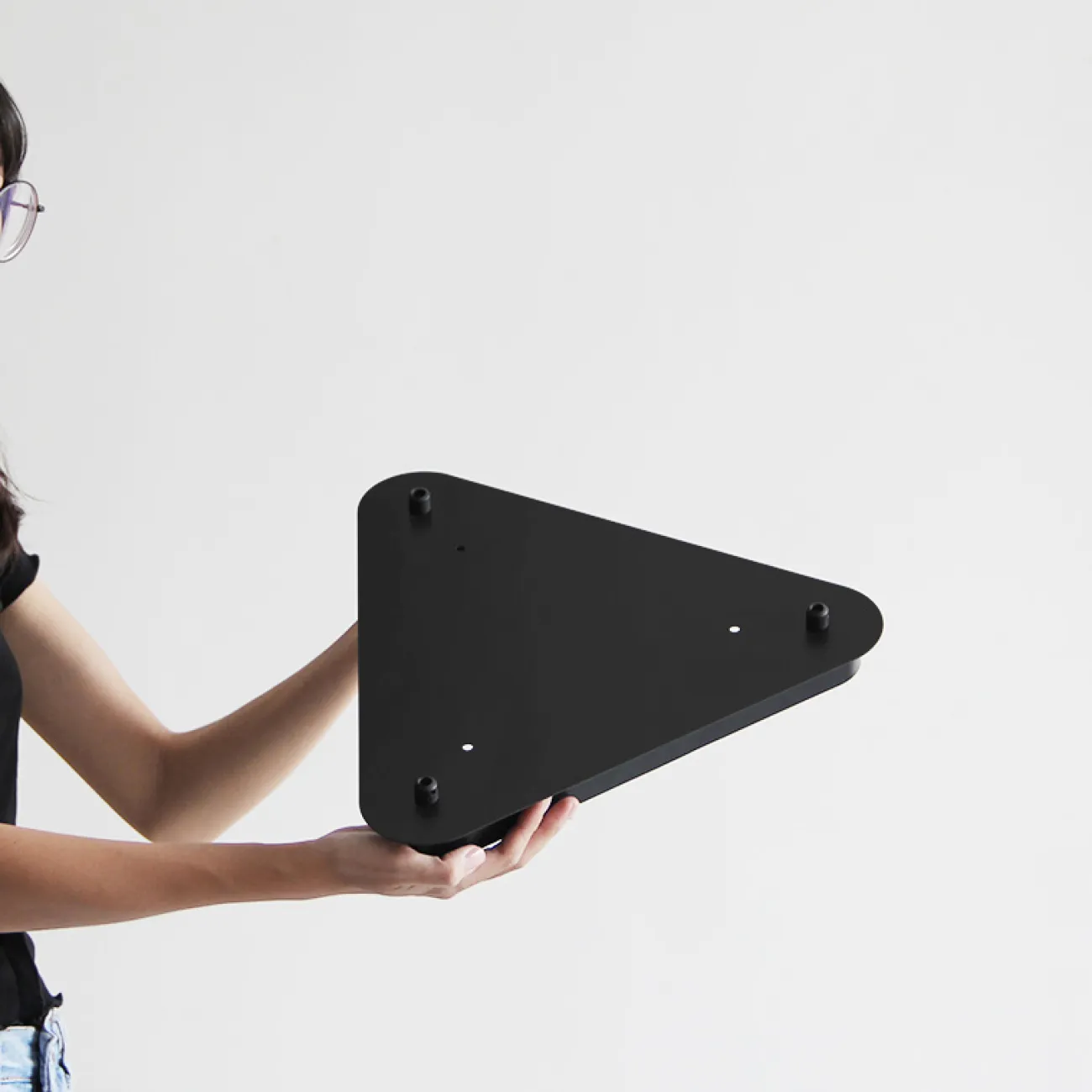 Потолочное крепление из металла треугольной формы CEILING MOUNT 10 от LaLume