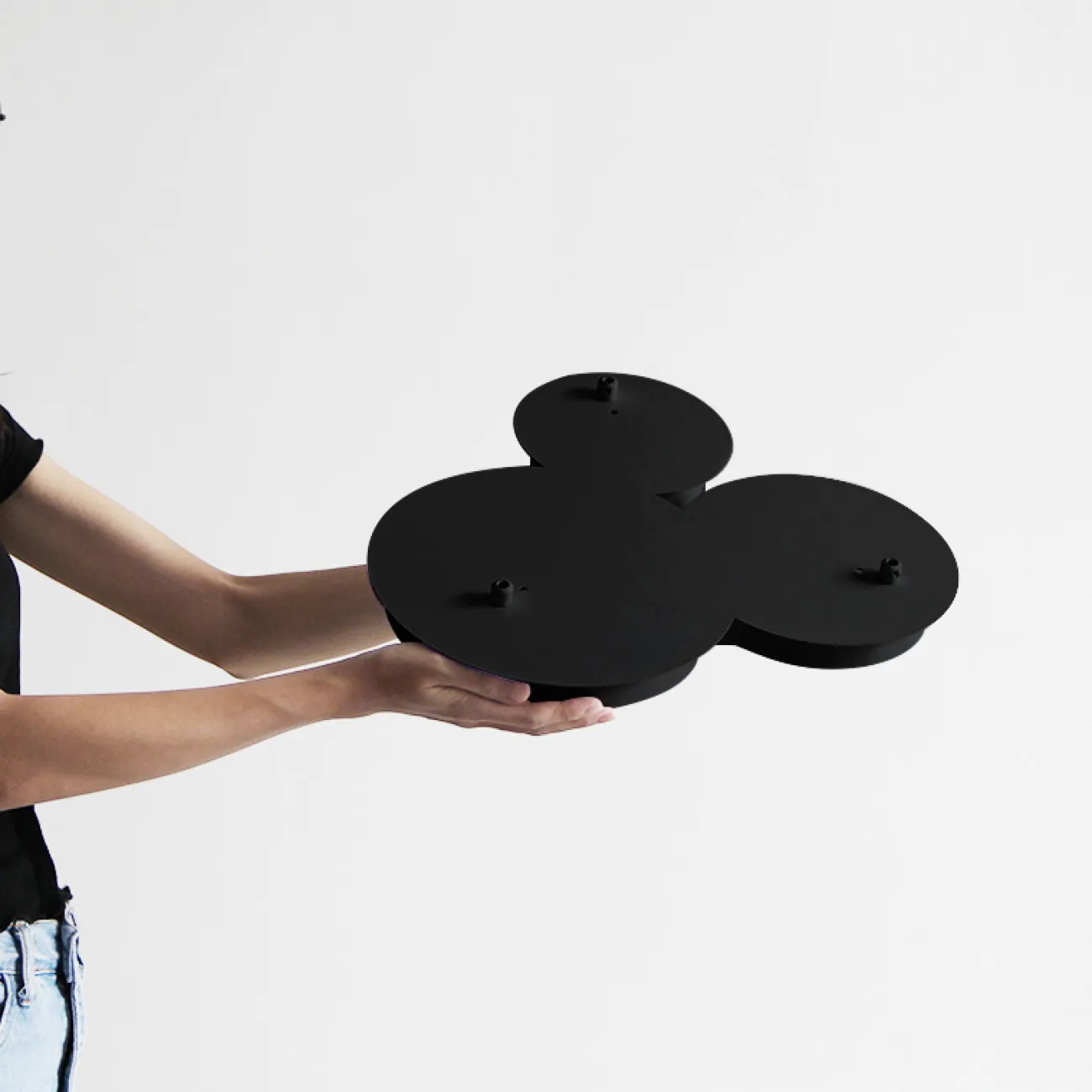 Фигурное потолочное крепление из металла CEILING MOUNT 9 от LaLume Фигурное потолочное крепление из металла CEILING MOUNT 9 от LaLume