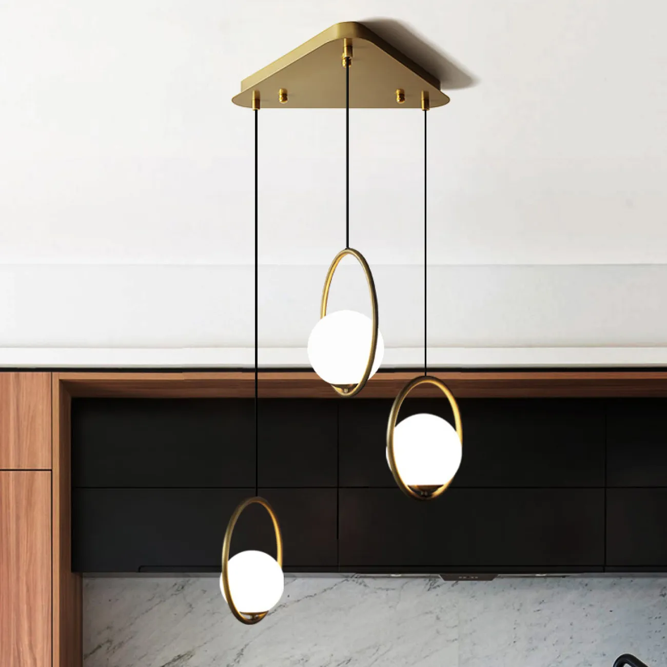 Потолочное крепление из металла треугольной формы CEILING MOUNT 7 от LaLume