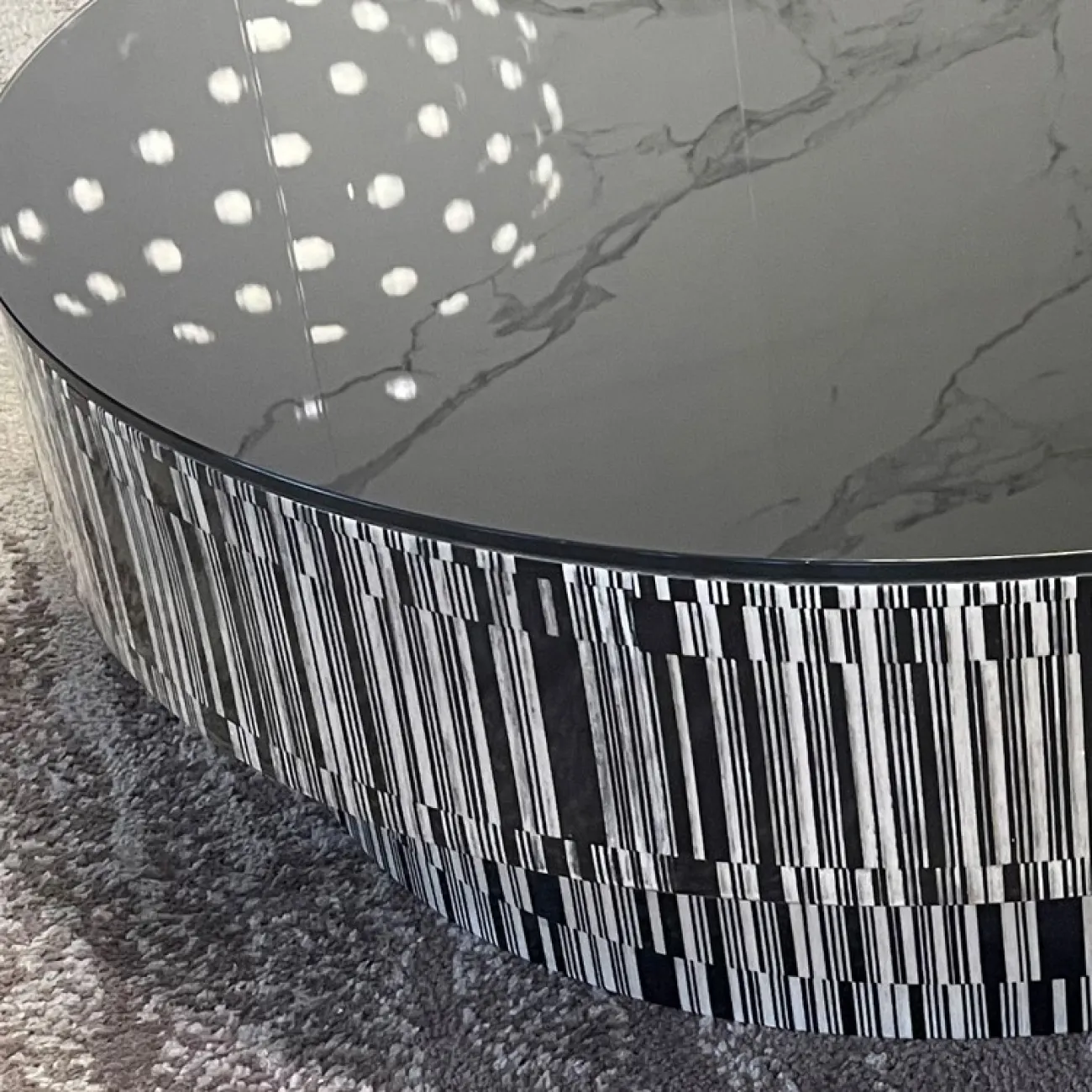 Дизайнерский журнальный стол LaLume MB22356-23 Дизайнерский журнальный стол LaLume MB22356-23