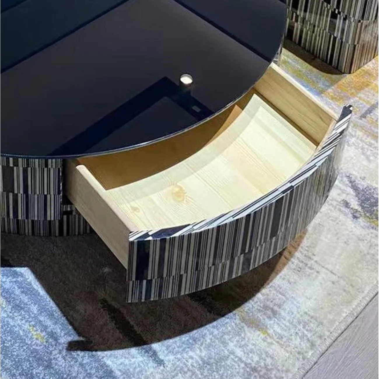 Дизайнерский журнальный стол LaLume MB22356-23 Дизайнерский журнальный стол LaLume MB22356-23