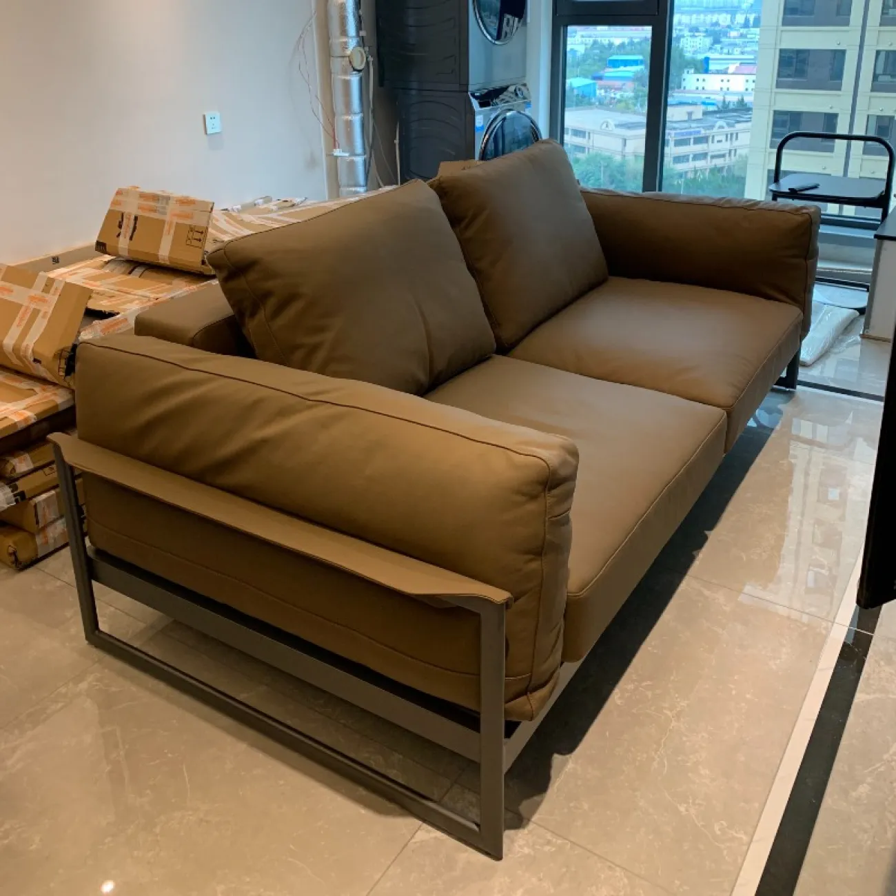 Итальянский диван Mizeo 37561-30 в минималистичный стиле