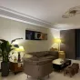 Итальянский кожаный диван Mizeo 37567-30 в минималистичном стиле