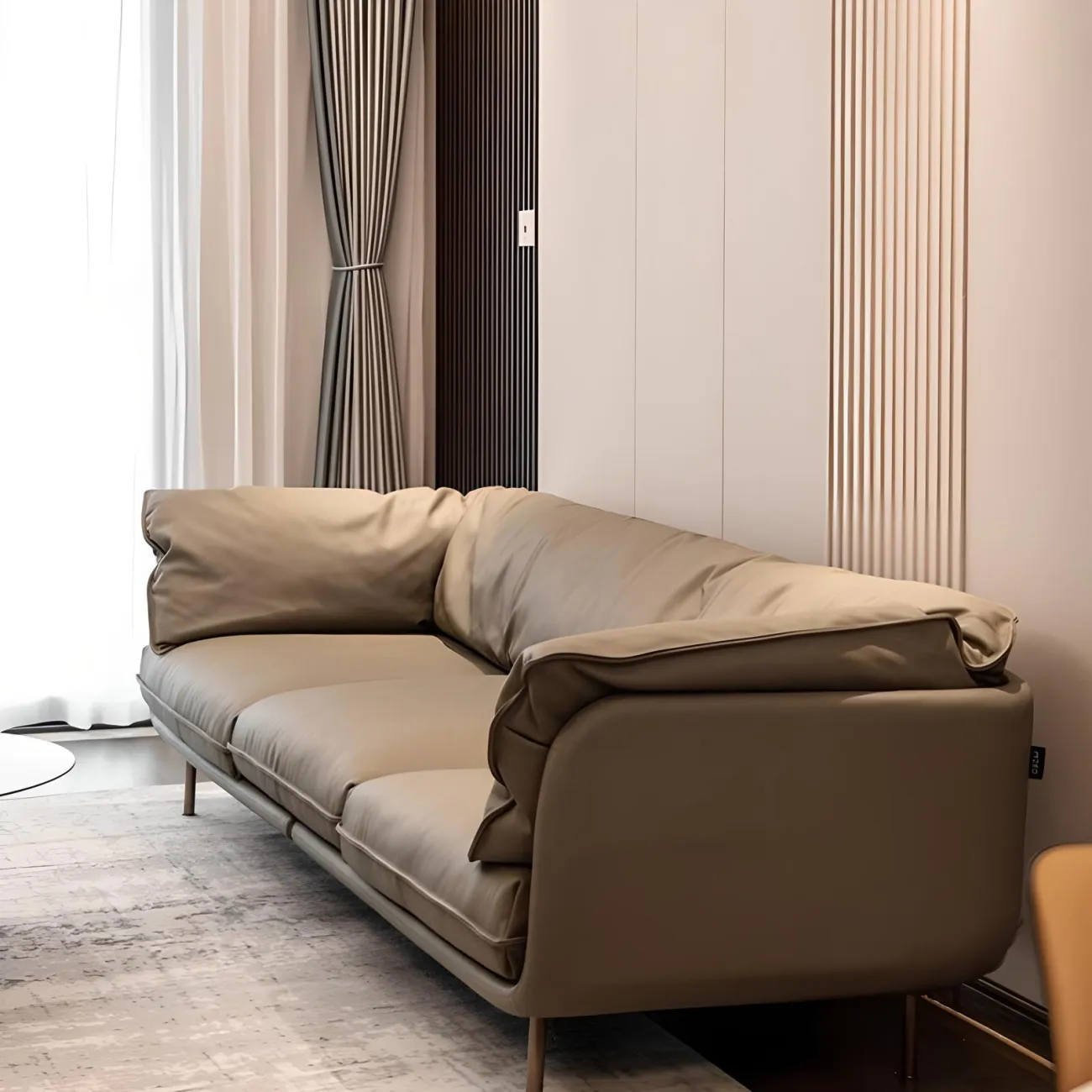 Итальянский кожаный диван Mizeo 37567-30 в минималистичном стиле Итальянский кожаный диван Mizeo 37567-30 в минималистичном стиле