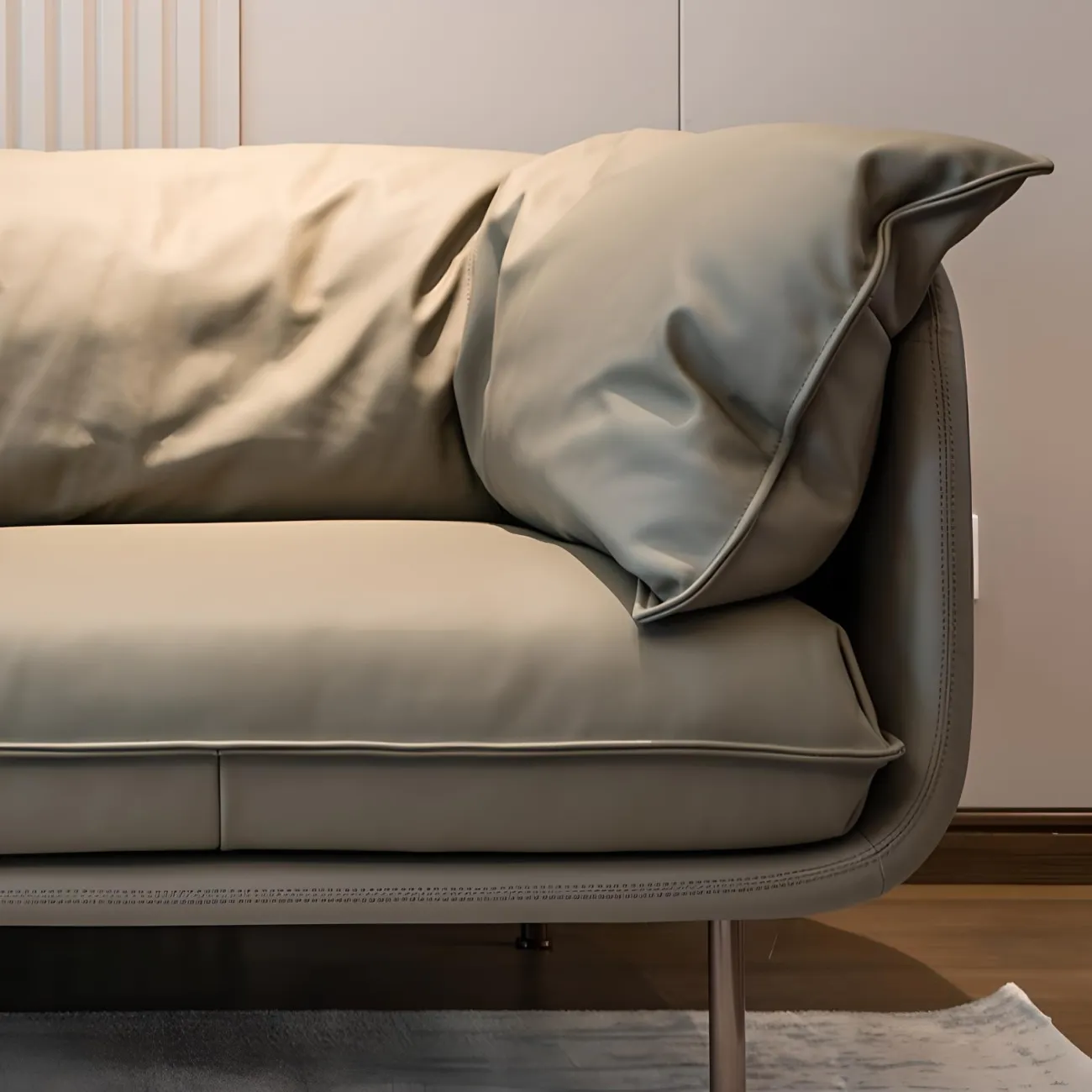 Итальянский кожаный диван Mizeo 37567-30 в минималистичном стиле Итальянский кожаный диван Mizeo 37567-30 в минималистичном стиле