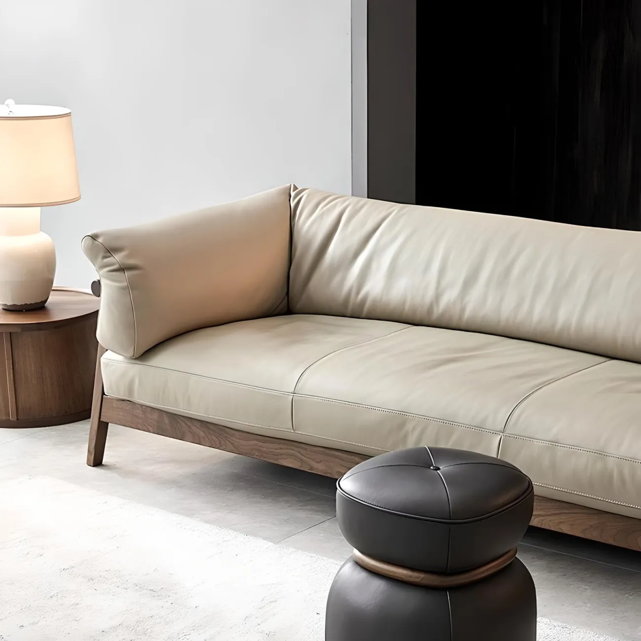 Итальянский диван Mizeo 37569-30 в дизайнерском стиле Итальянский диван Mizeo 37569-30 в дизайнерском стиле