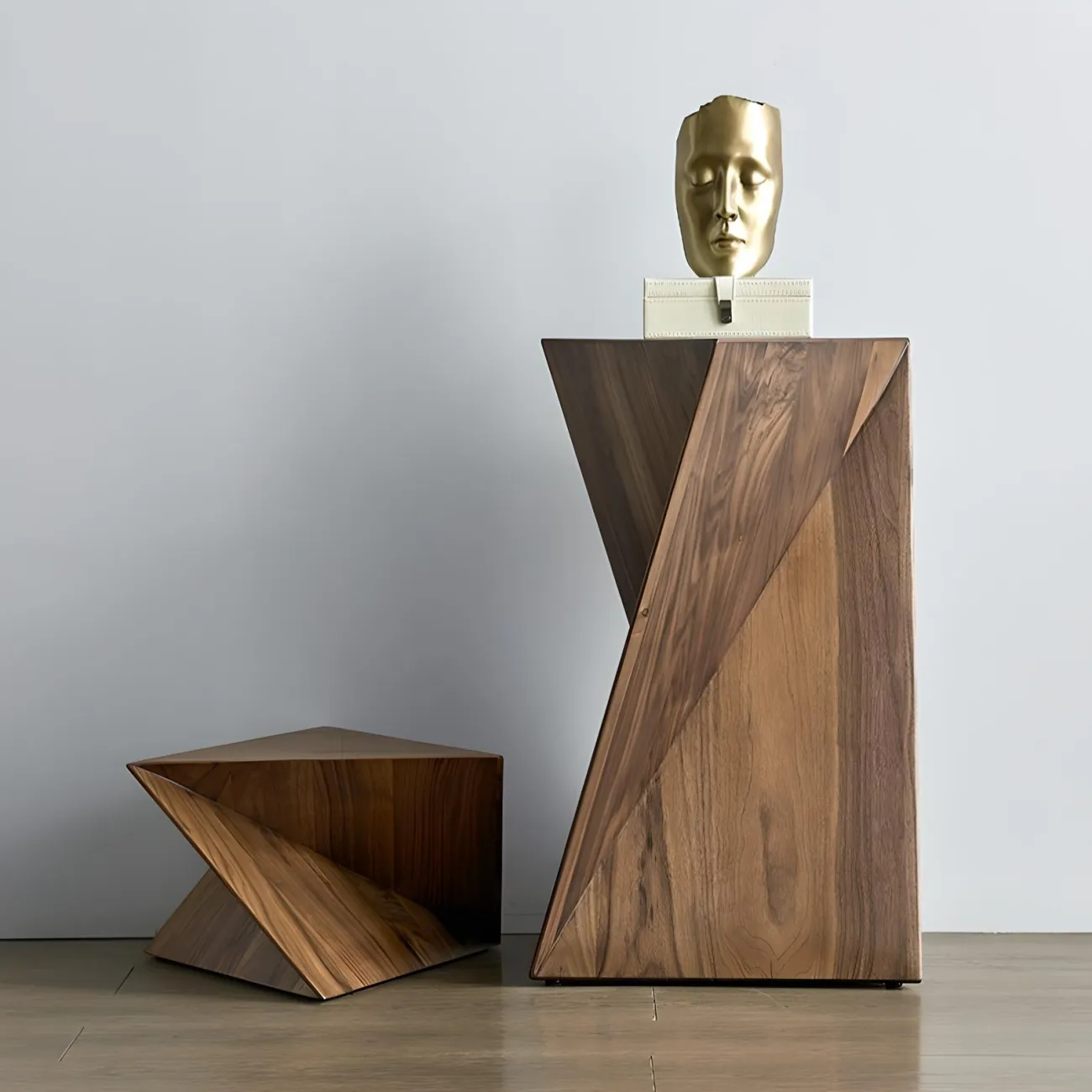 Североамериканский приставной столик Mizeo 37570-30 в итальянском стиле