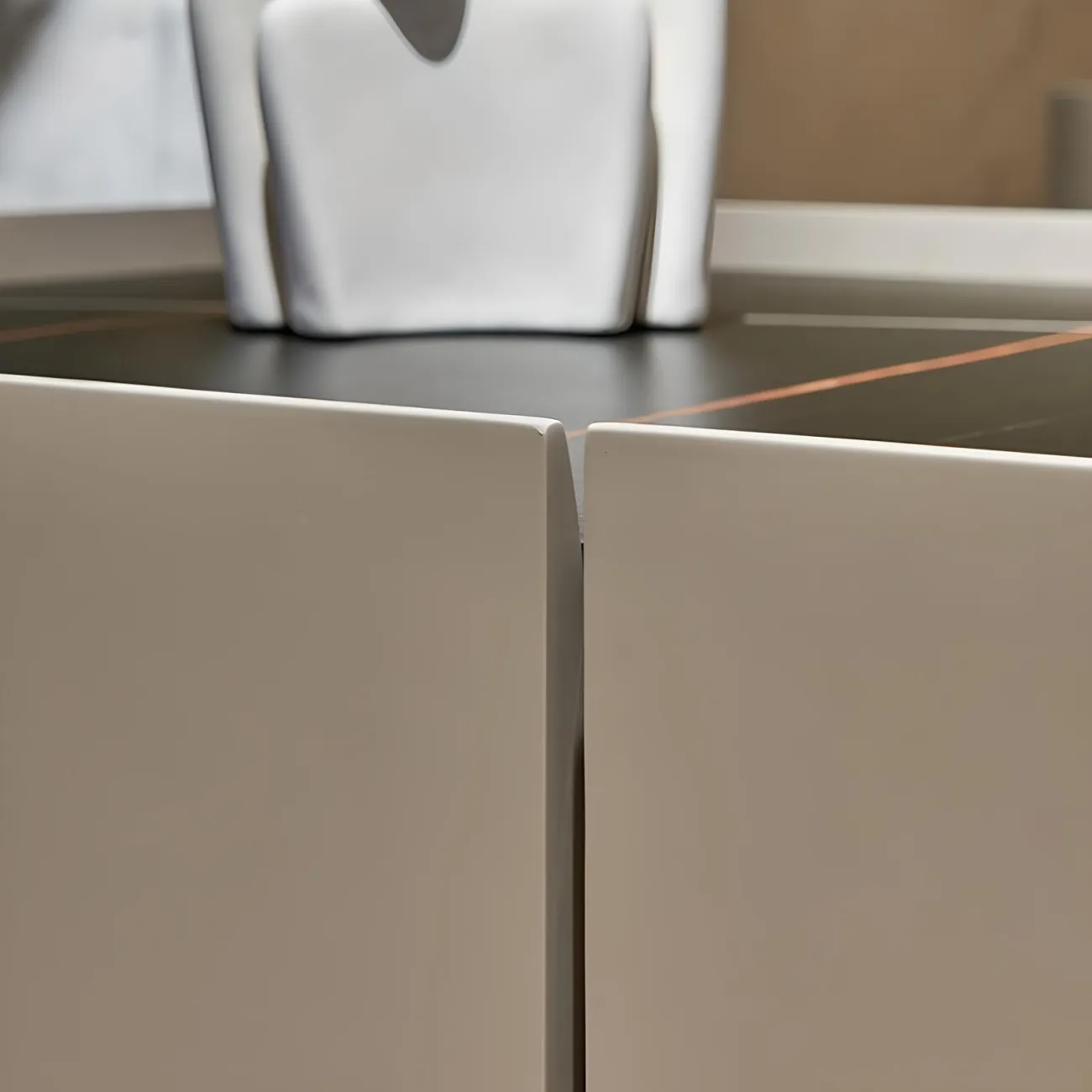 Современный журнальный столик и тумба Mizeo 37572-30 в минималистичном стиле 