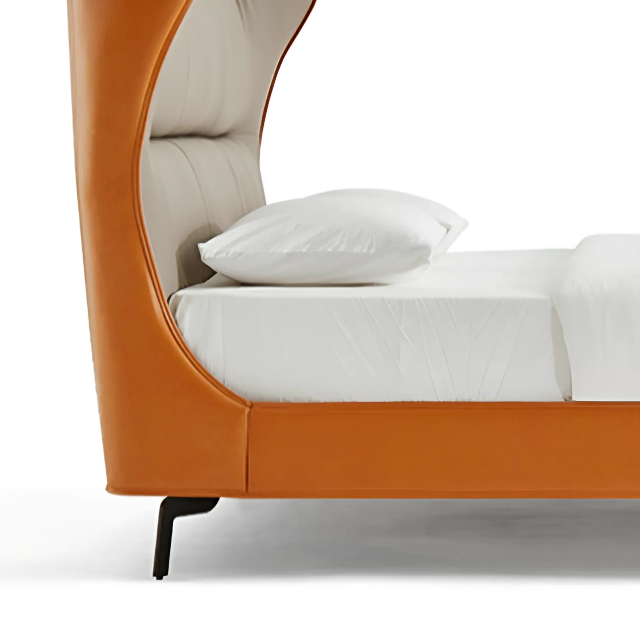 Итальянская кожаная кровать Mizeo 37573-30 в минималистичном стиле 