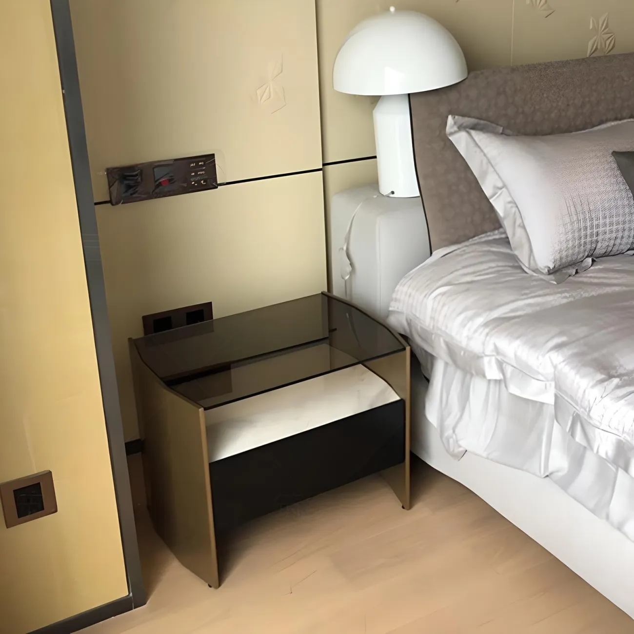 Мраморная прикроватная тумба Mizeo 37577-30 в стиле минимализм