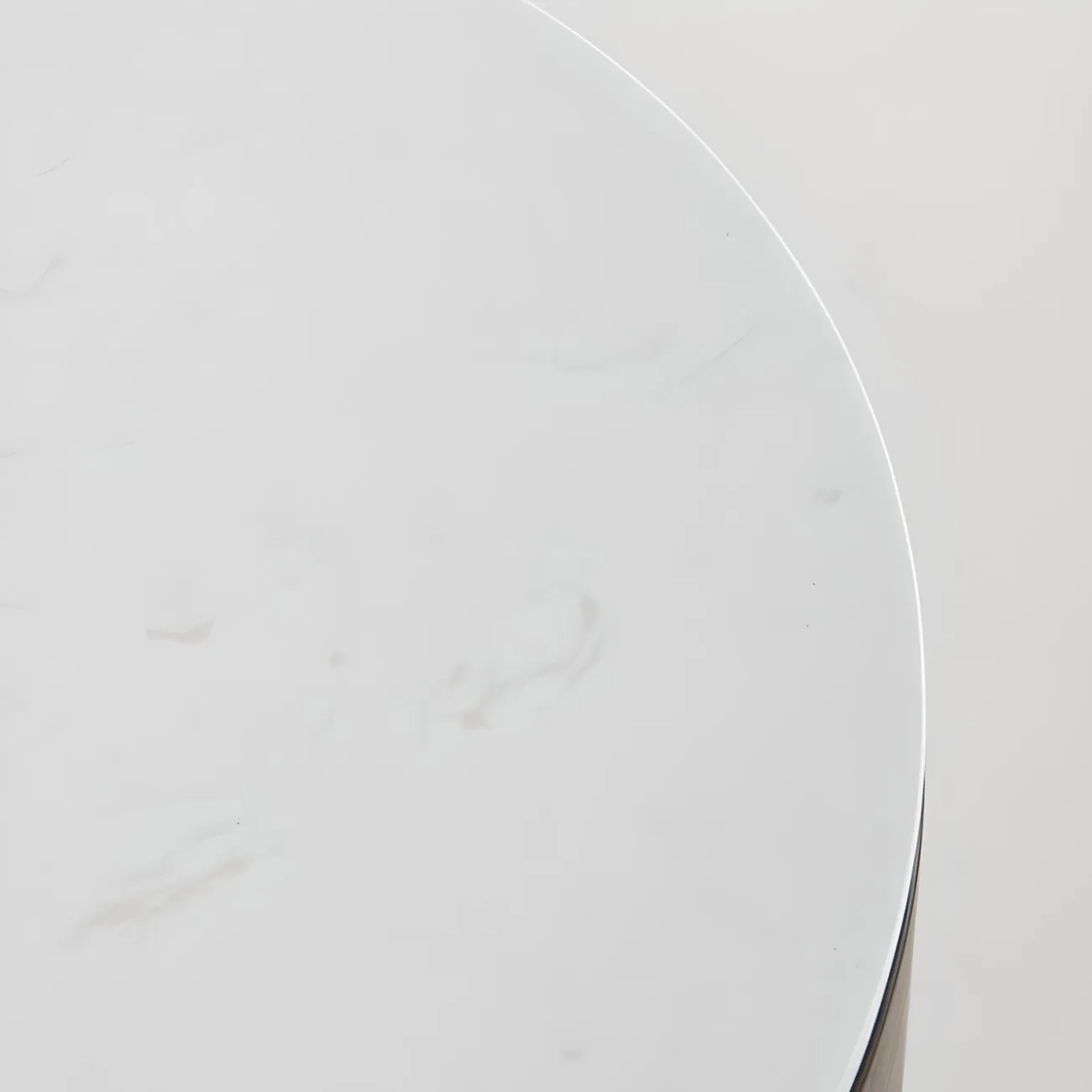 Итальянская прикроватная тумба AIJIAO 37583-30 в стиле минимализм Итальянская прикроватная тумба AIJIAO 37583-30 в стиле минимализм