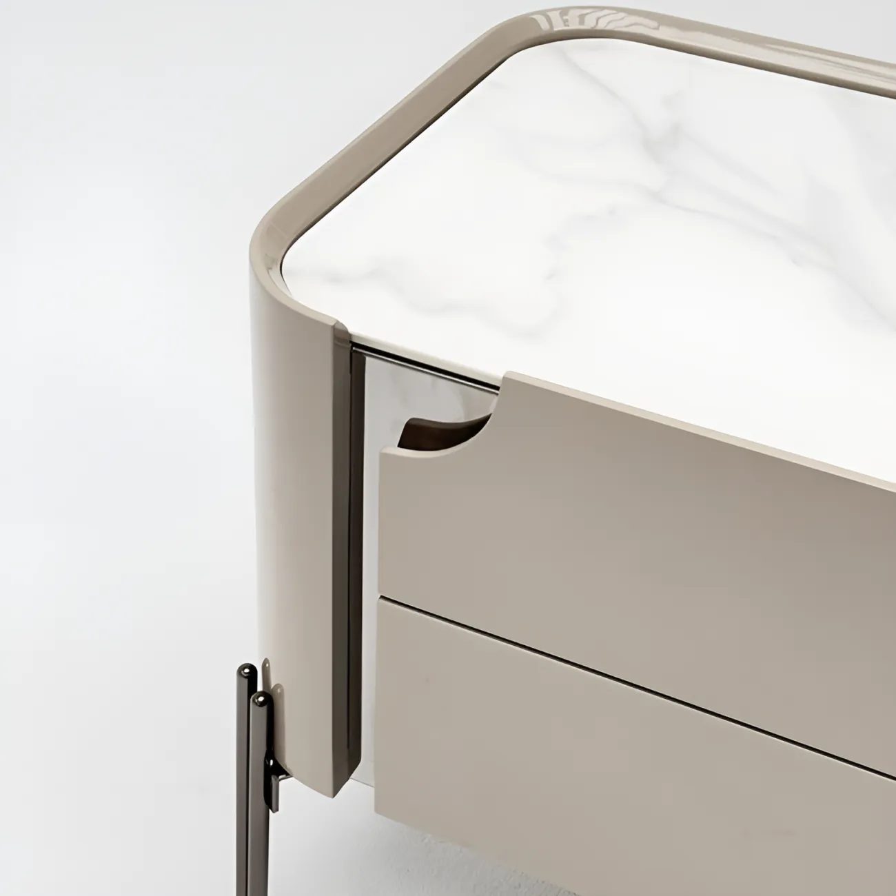 Итальянская прикроватная тумба AIJIAO 37590-30 в современном стиле Итальянская прикроватная тумба AIJIAO 37590-30 в современном стиле