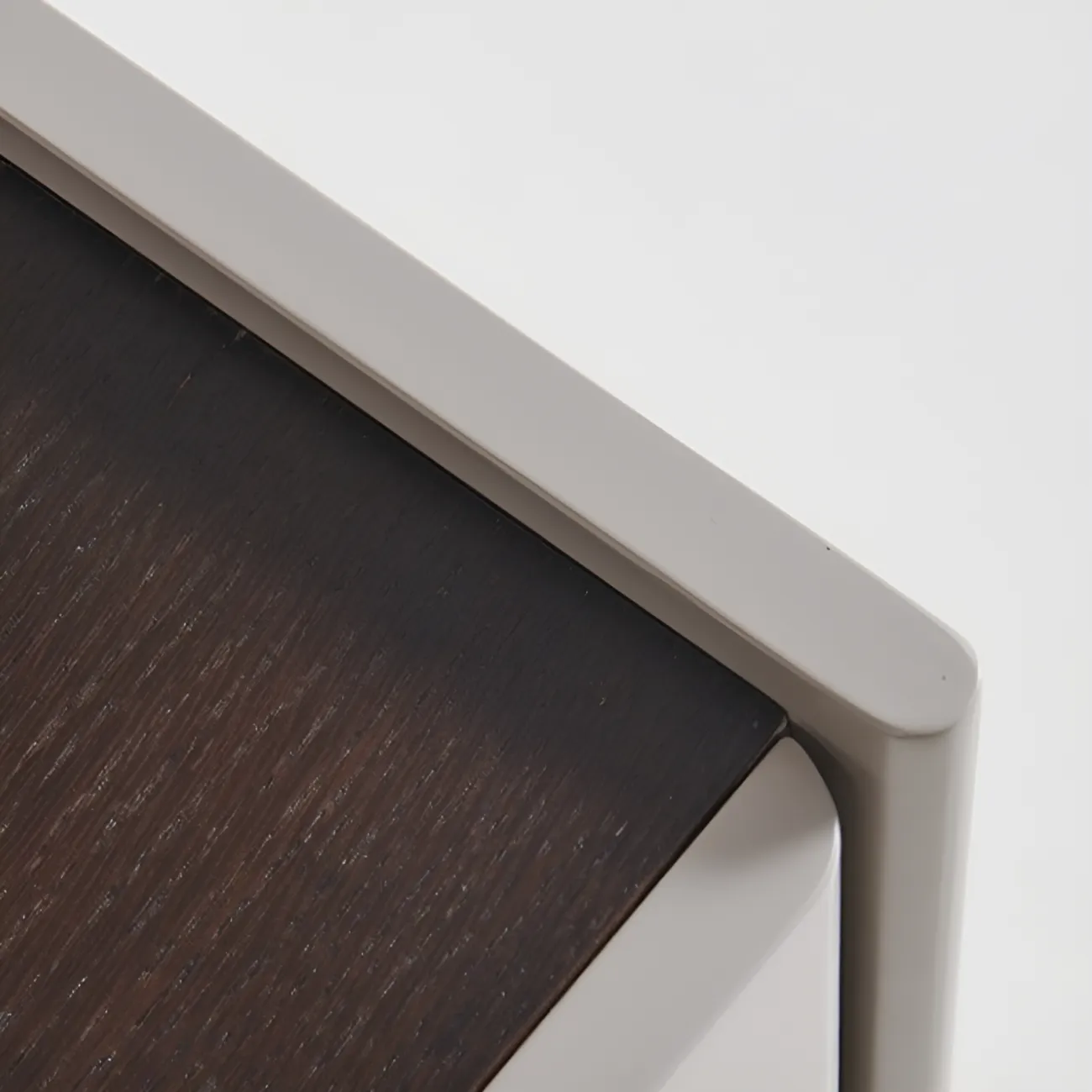 Итальянская прикроватная тумба AIJIAO 37591-30 в минималистичном стиле