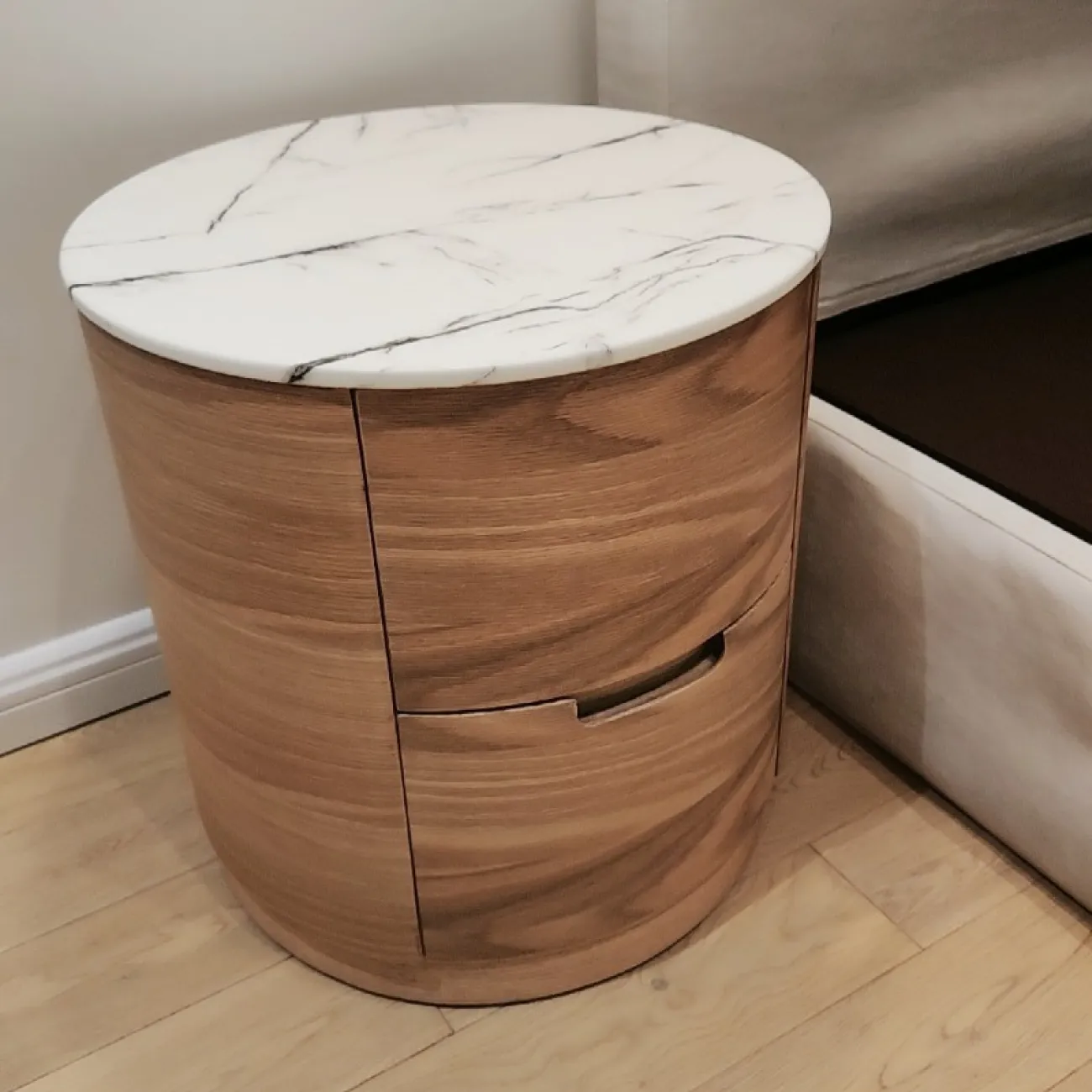 Прикроватная тумба AIJIAO 37596-30 в бревенчатом стиле Прикроватная тумба AIJIAO 37596-30 в бревенчатом стиле