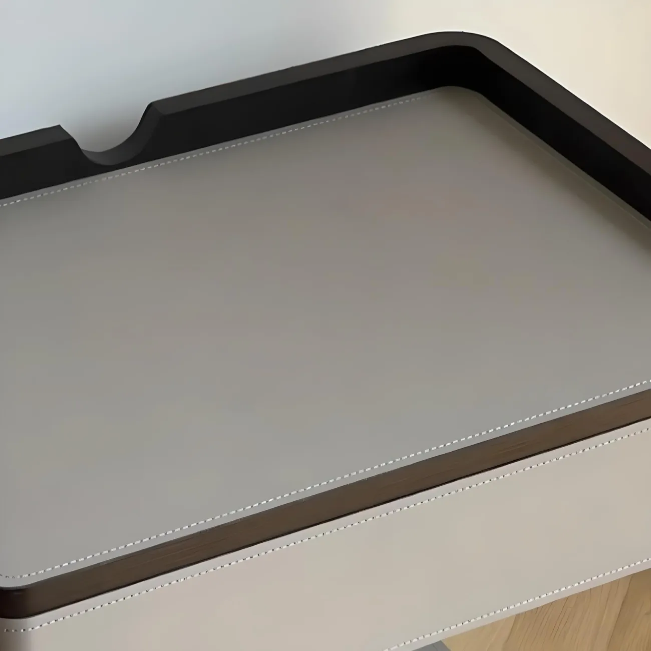 Итальянская прикроватная тумба AIJIAO 37623-30 в минималистичном стиле