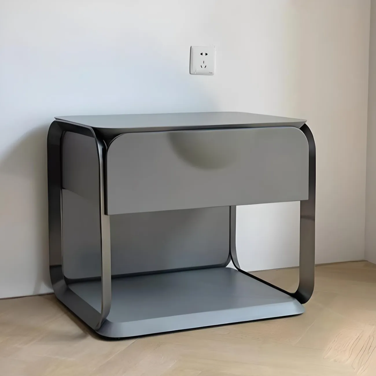 Высококлассная прикроватная тумба AIJIAO 37625-30 в промышленном стиле