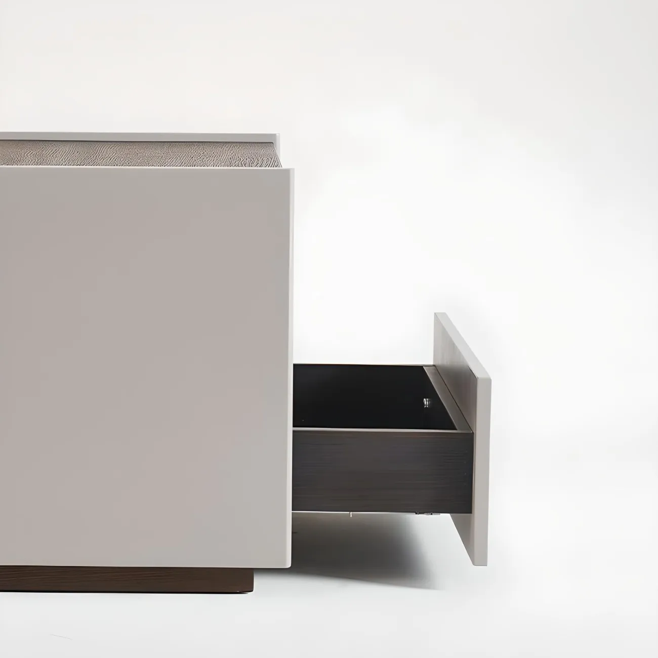 Прикроватная тумба AIJIAO 37634-30 в итальянском стиле Прикроватная тумба AIJIAO 37634-30 в итальянском стиле