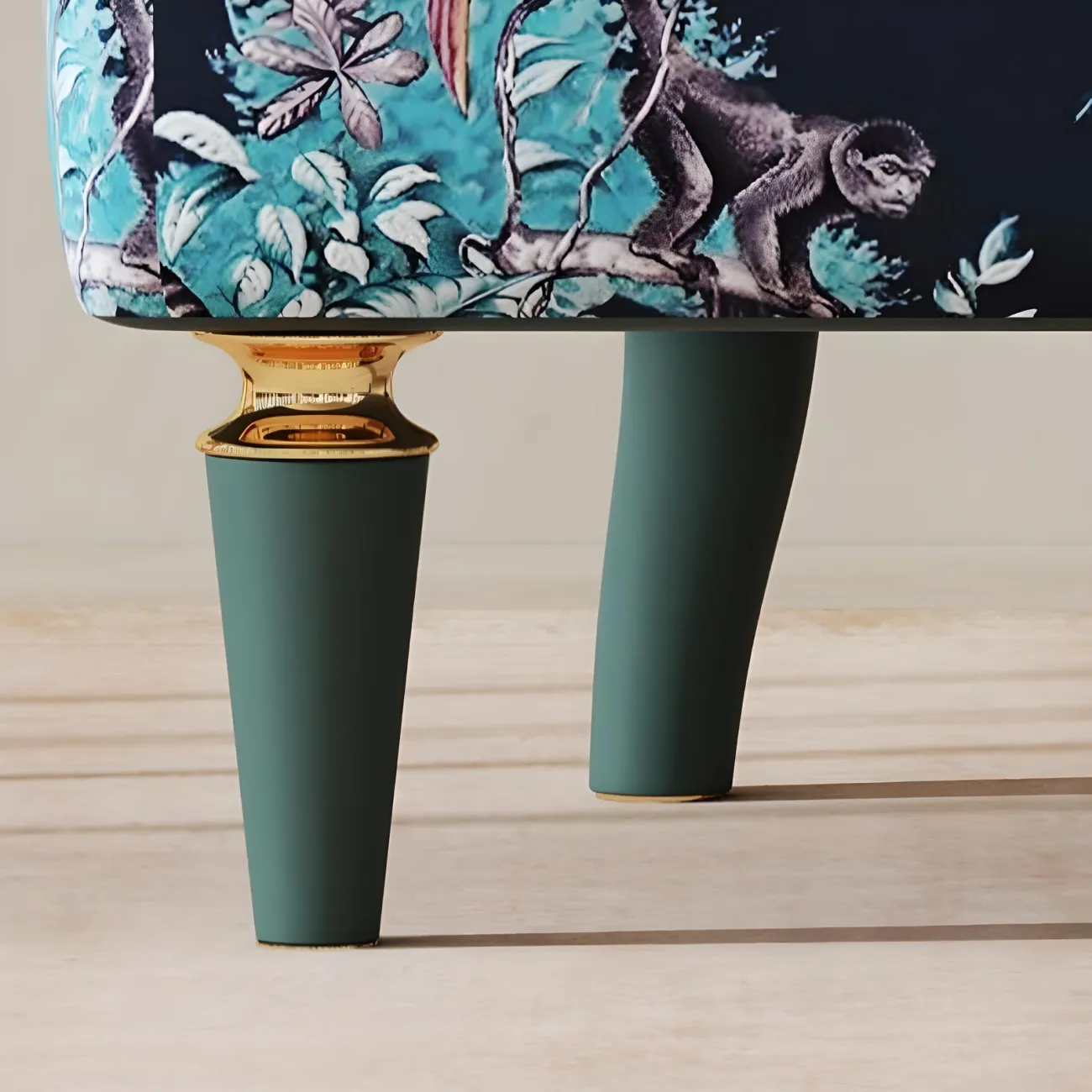 Роскошное кресло Mufandi 37640-30 с вышитым цветным рисунком