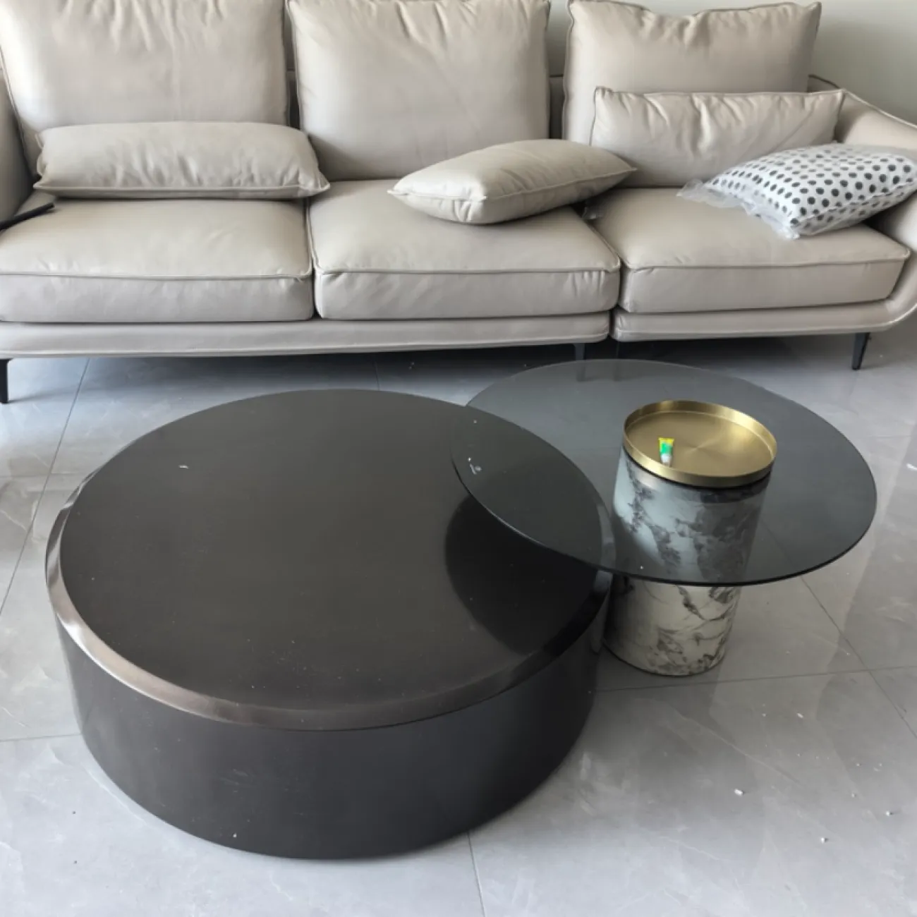 Минималистичный журнальный столик Mufandi 37642-30 в современном стиле