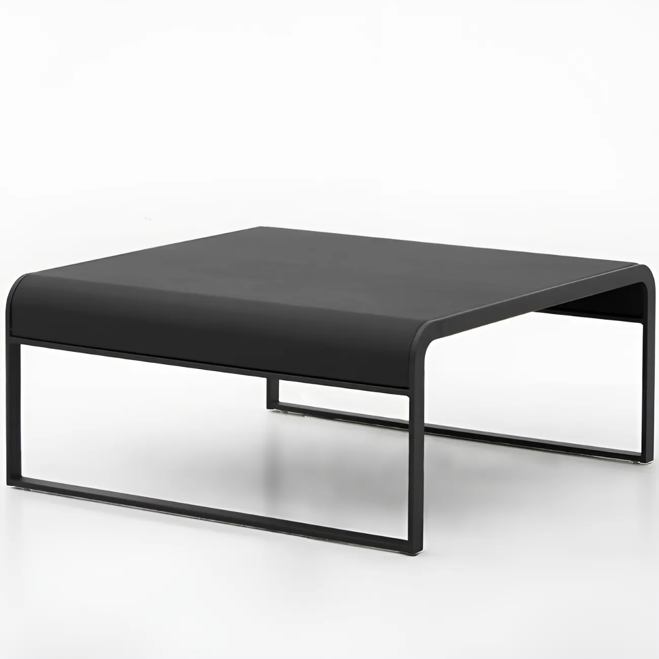 Итальянский журнальный столик NORE HOUSE 37669-30 в средневековом стиле Итальянский журнальный столик NORE HOUSE 37669-30 в средневековом стиле