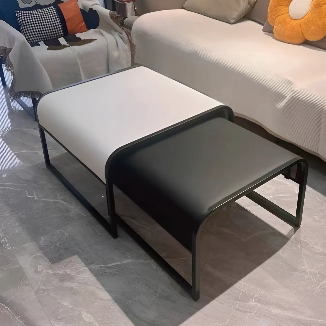 Итальянский журнальный столик NORE HOUSE 37669-30 в средневековом стиле 