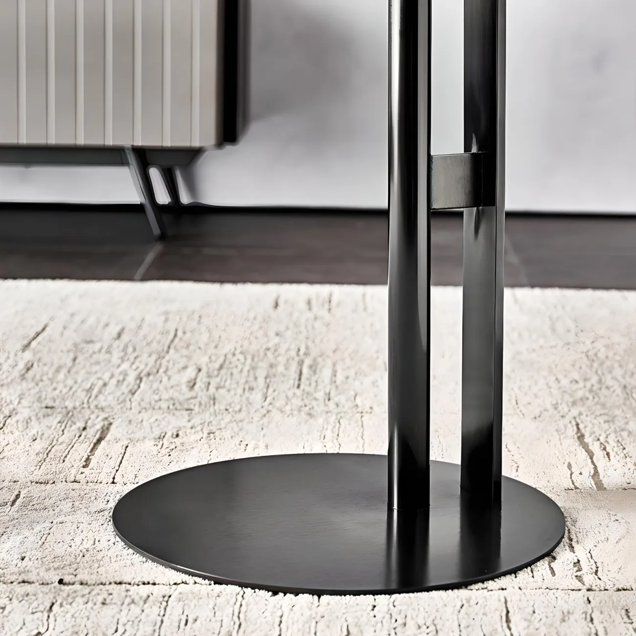 Приставной кофейный столик NORE HOUSE 37672-30 в минималистичном стиле Приставной кофейный столик NORE HOUSE 37672-30 в минималистичном стиле