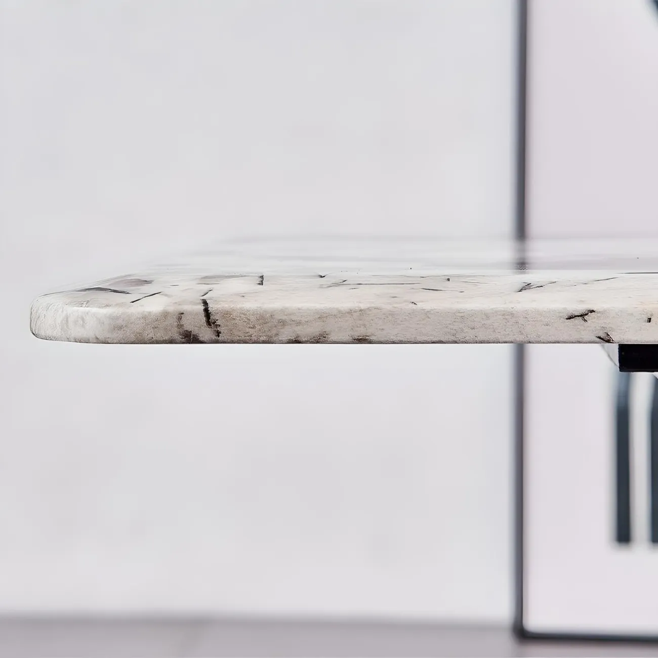 Приставной кофейный столик NORE HOUSE 37674-30 в современном стиле 