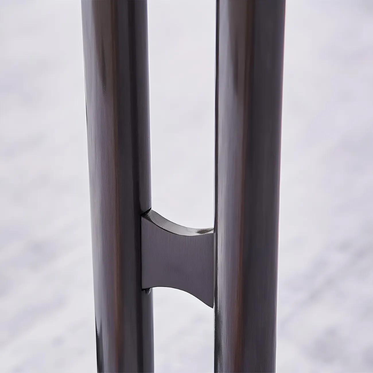 Приставной кофейный столик NORE HOUSE 37674-30 в современном стиле 