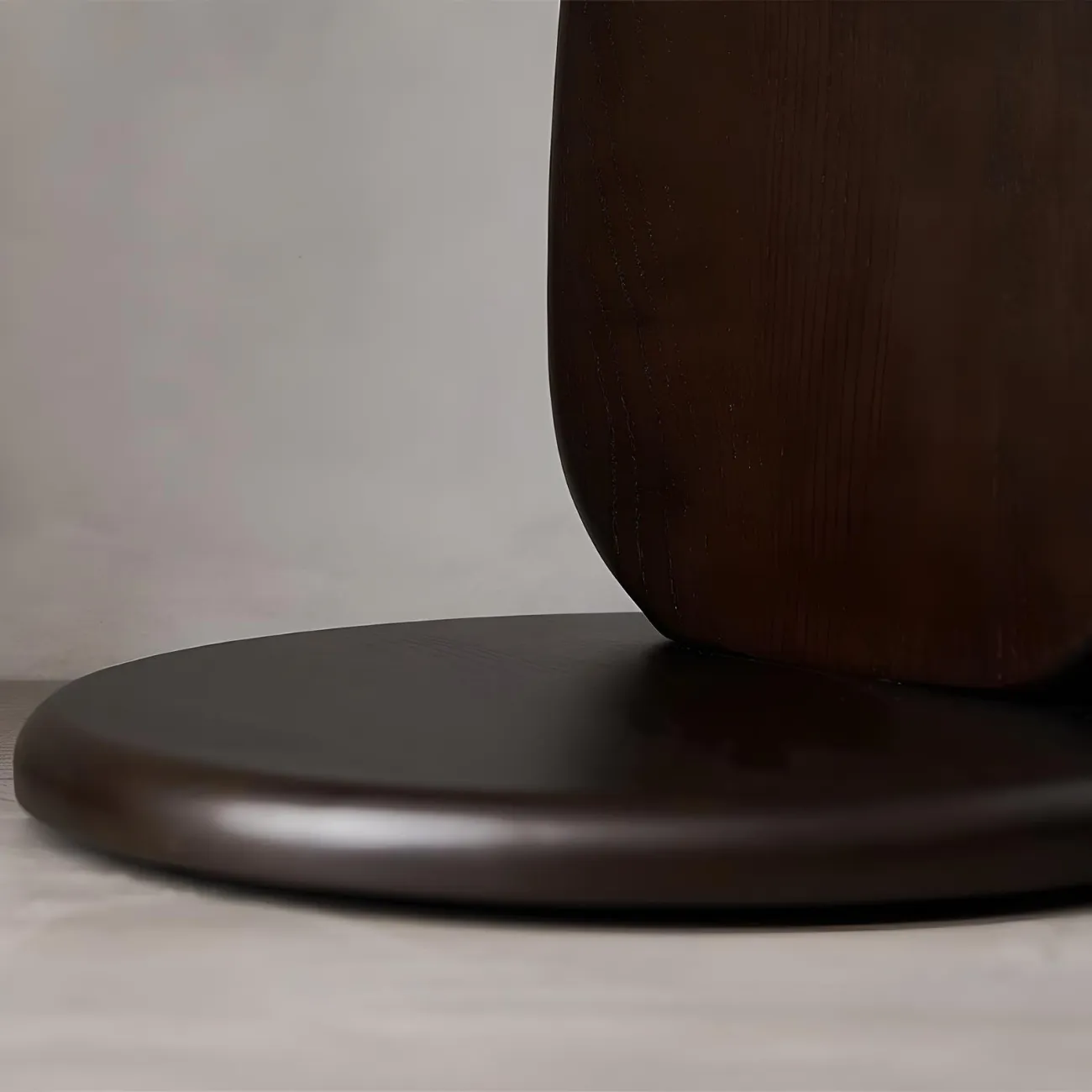 Минималистичный журнальный столик NORE HOUSE 37677-30 в минималистичном стиле Минималистичный журнальный столик NORE HOUSE 37677-30 в минималистичном стиле