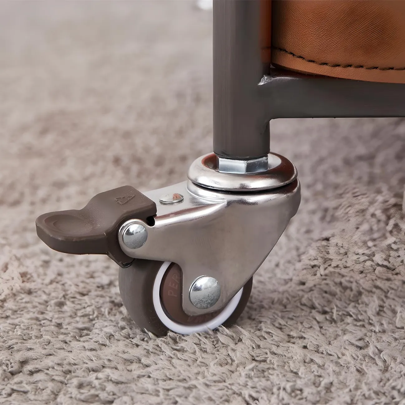 Передвижной кофейный столик NORE HOUSE 37683-30 в дизайнерском стиле Передвижной кофейный столик NORE HOUSE 37683-30 в дизайнерском стиле