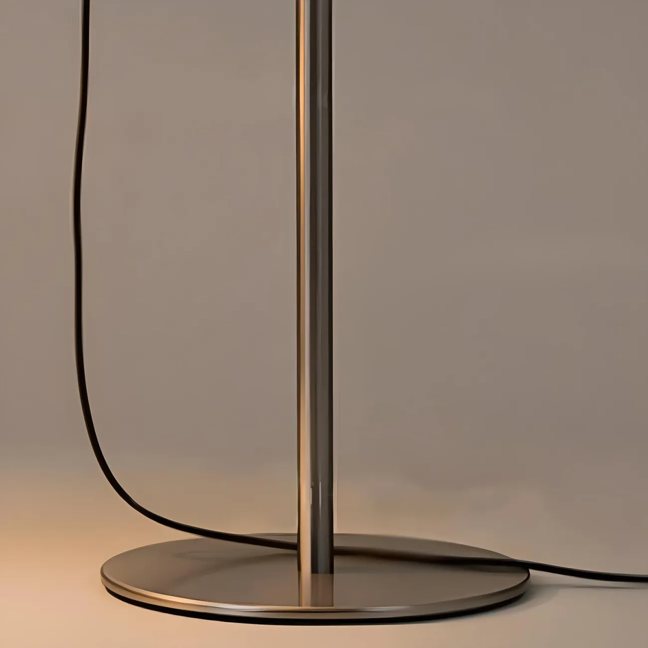 Дизайнерский торшер Santa&Cole 37692-30 в современном стиле