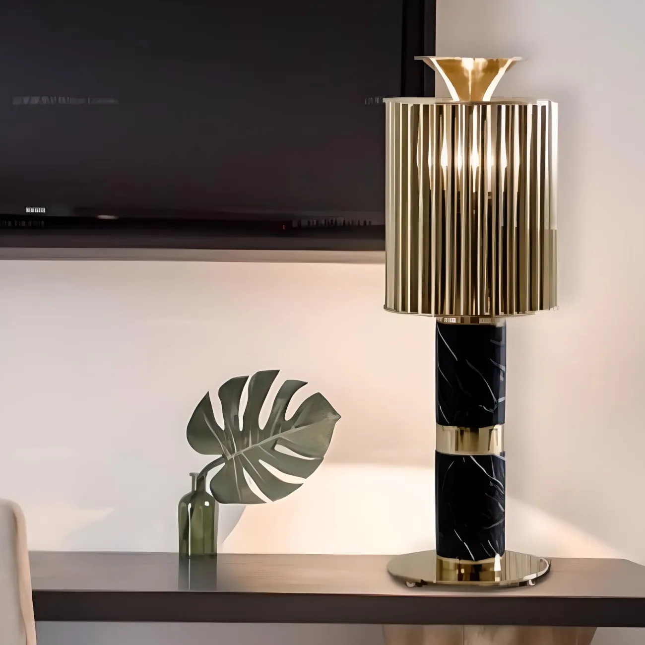 Настольная лампа Donna Marble 37696-30 в постмодернистском стиле