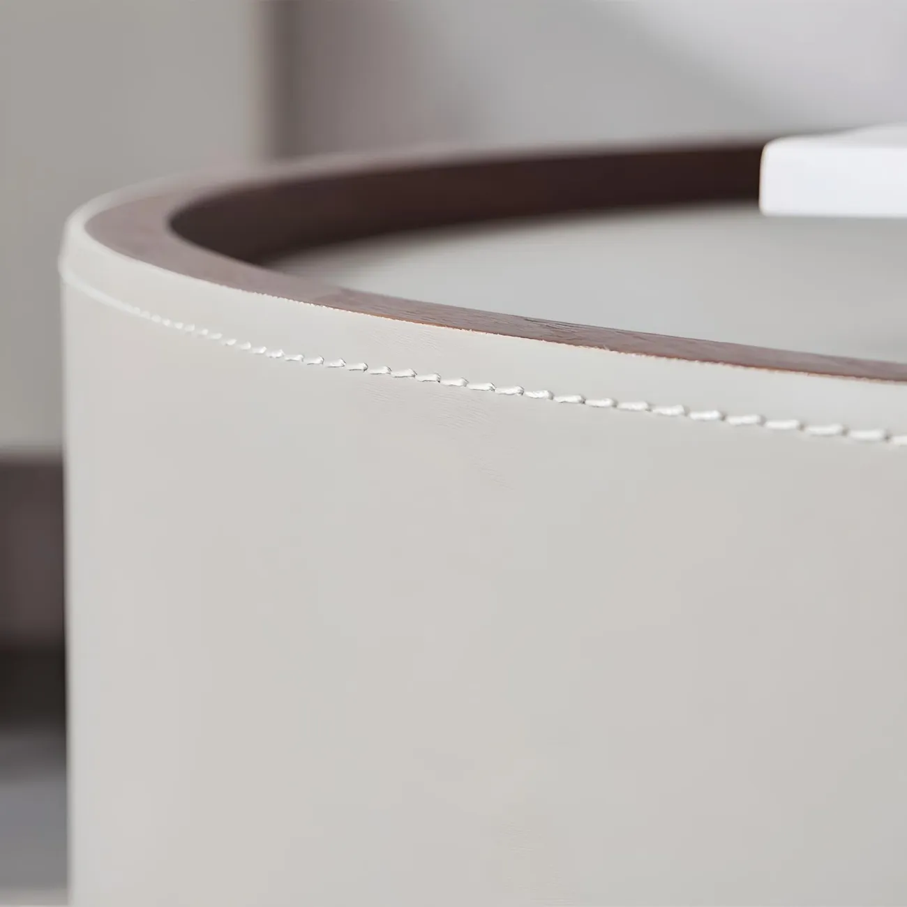 Итальянский журнальный столик NORE HOUSE 37698-30 в минималистичном стиле 