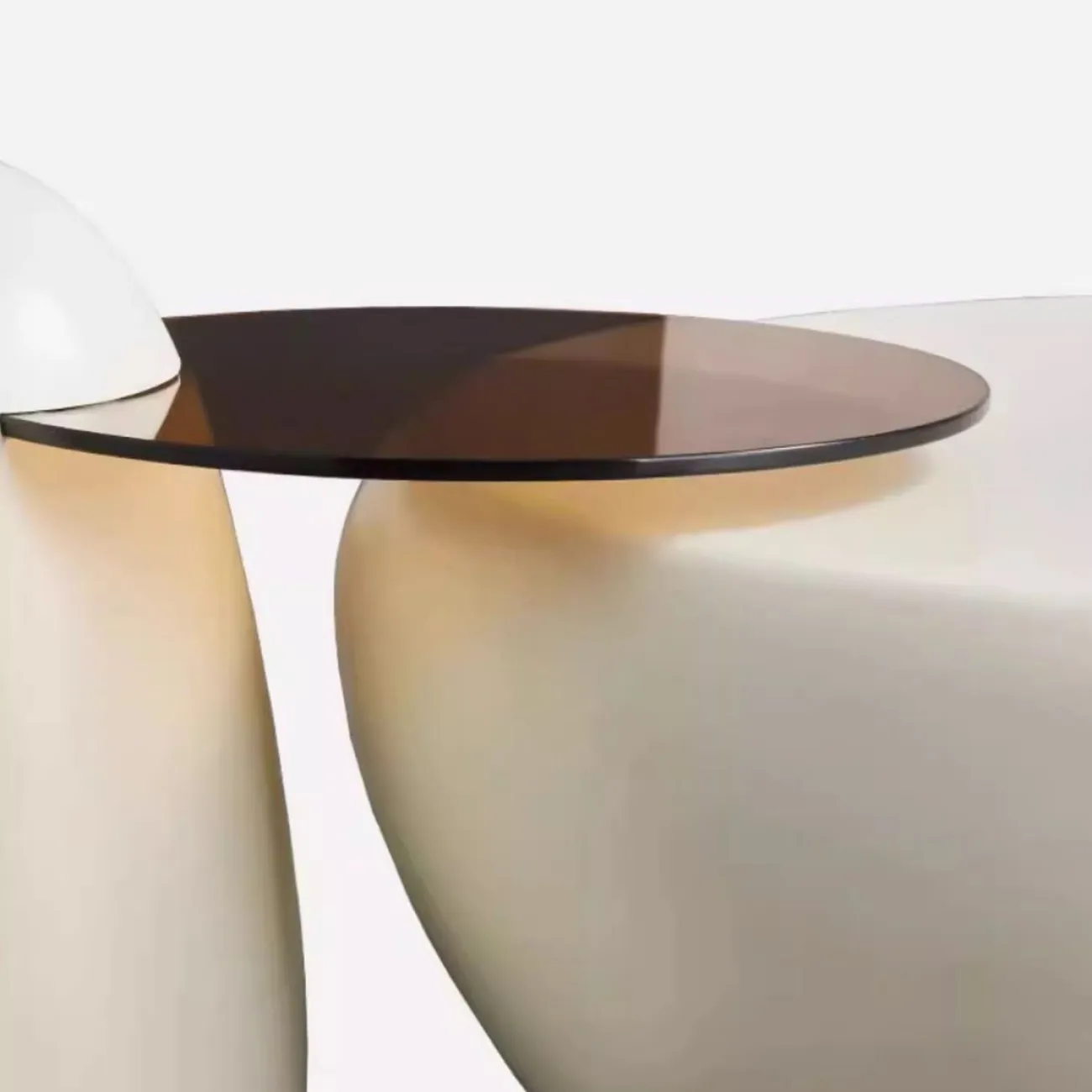 Круглый журнальный столик в кремовом стиле Purple Leaf 35941-29 Круглый журнальный столик в кремовом стиле Purple Leaf 35941-29