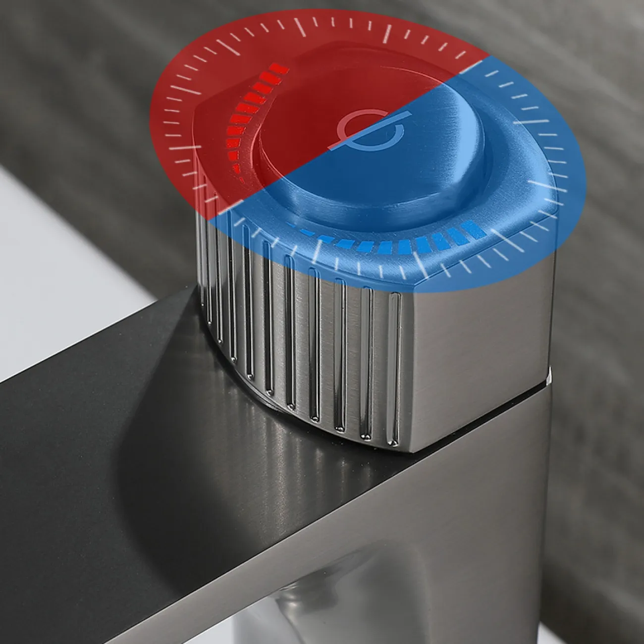 Минималистичный низкий латунный смеситель для умывальника в Современном стиле LaLume MB21126-23