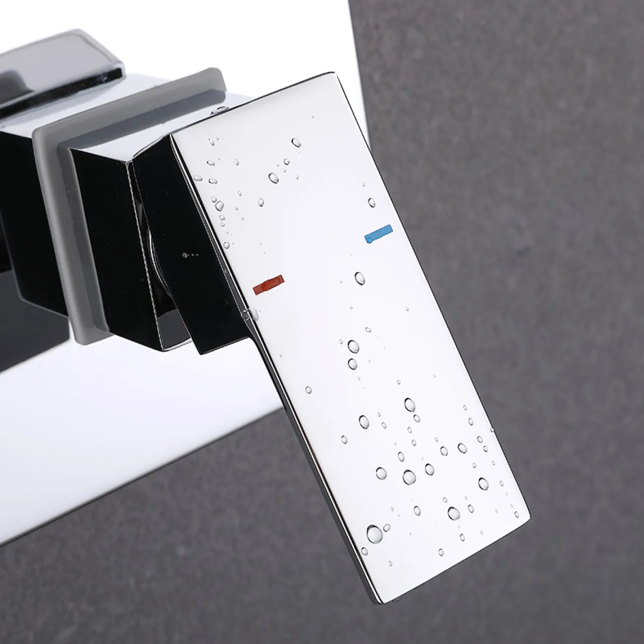 Скрытый латунный смеситель с тропическим душем для ванной в Скандинавском стиле LaLume MB21139-23 Скрытый латунный смеситель с тропическим душем для ванной в Скандинавском стиле LaLume MB21139-23