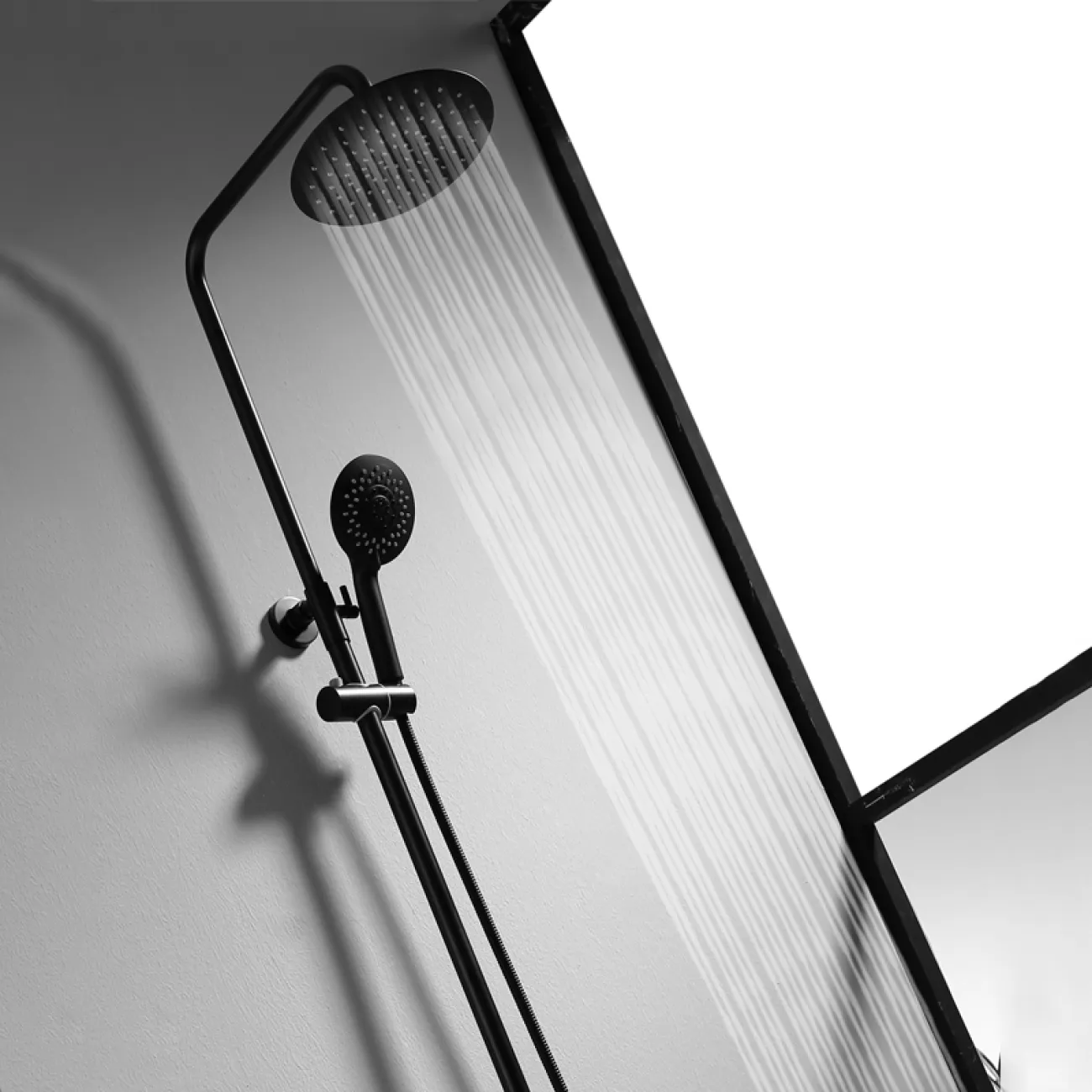 Минималистичный смеситель с тропическим душем для ванной в Современном стиле LaLume MB21141-23