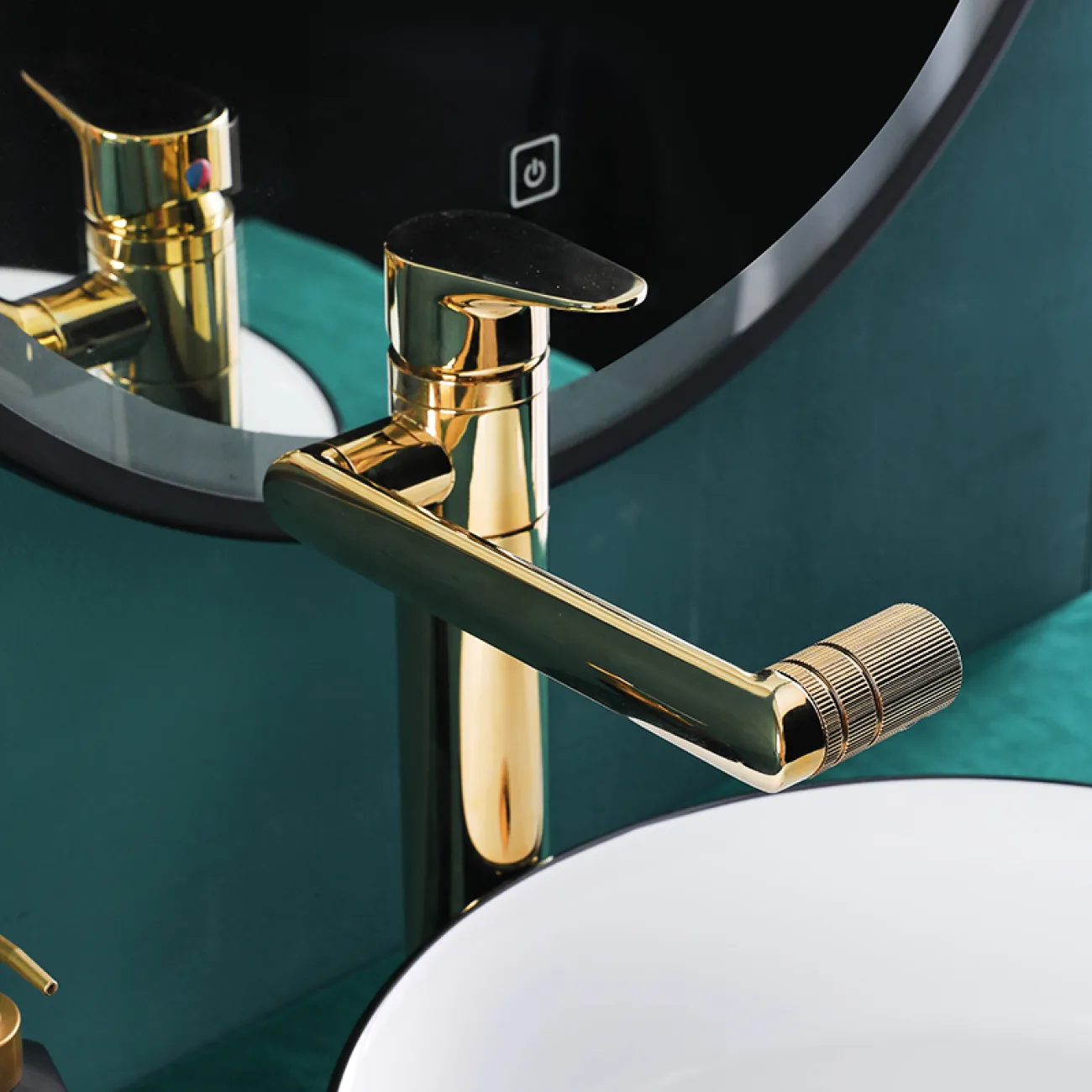 Роскошный латунный смеситель для умывальника в Современном стиле LaLume MB21147-23