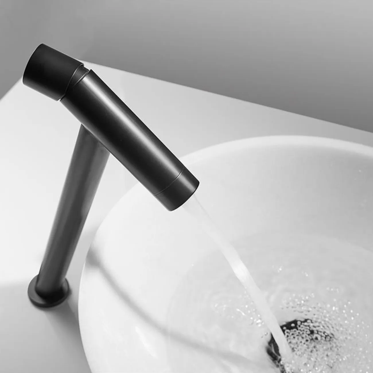 Креативный латунный смеситель для умывальника в Современном стиле LaLume MB21148-23 Креативный латунный смеситель для умывальника в Современном стиле LaLume MB21148-23