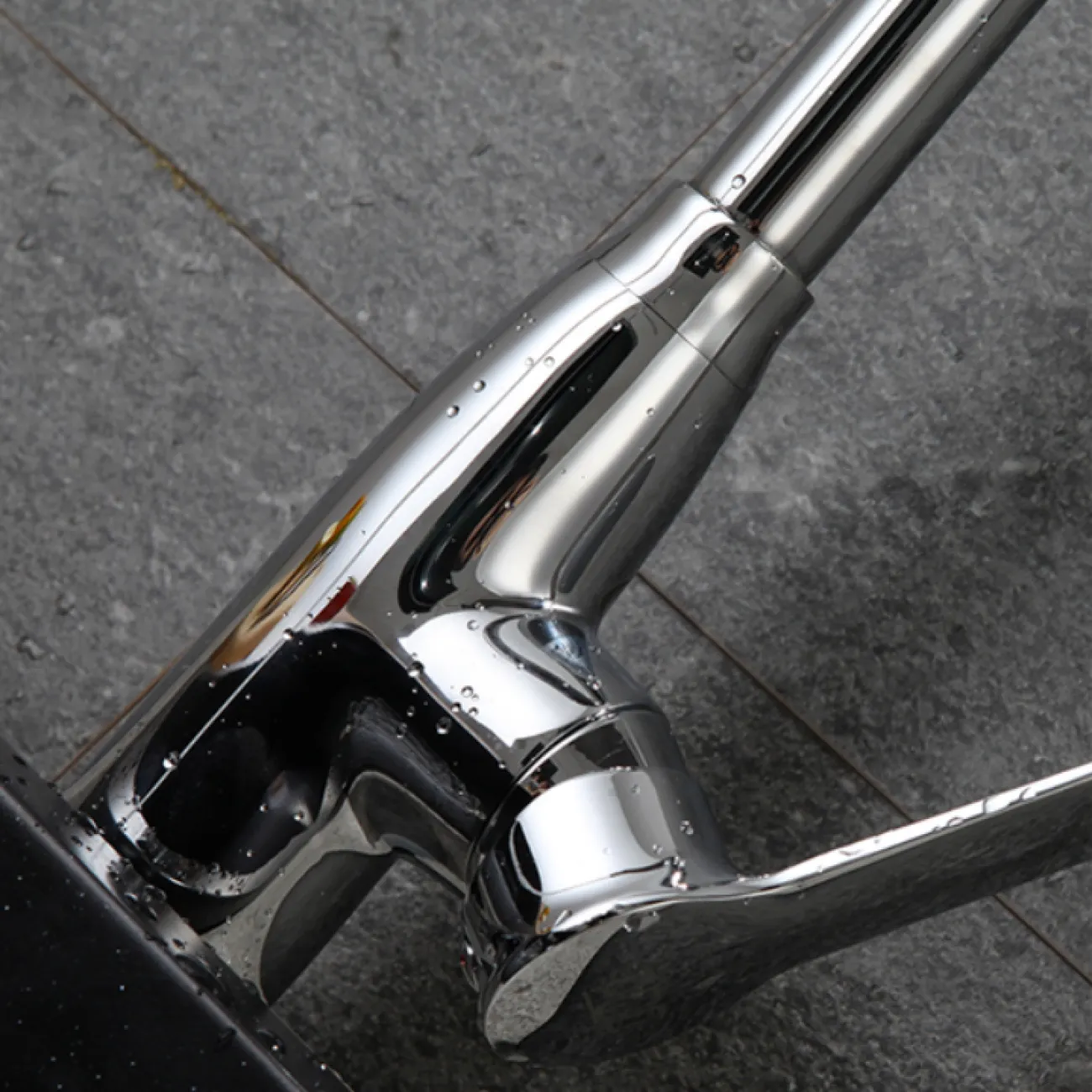 Минималистичный латунный смеситель для кухни в Современном стиле LaLume MB21149-23