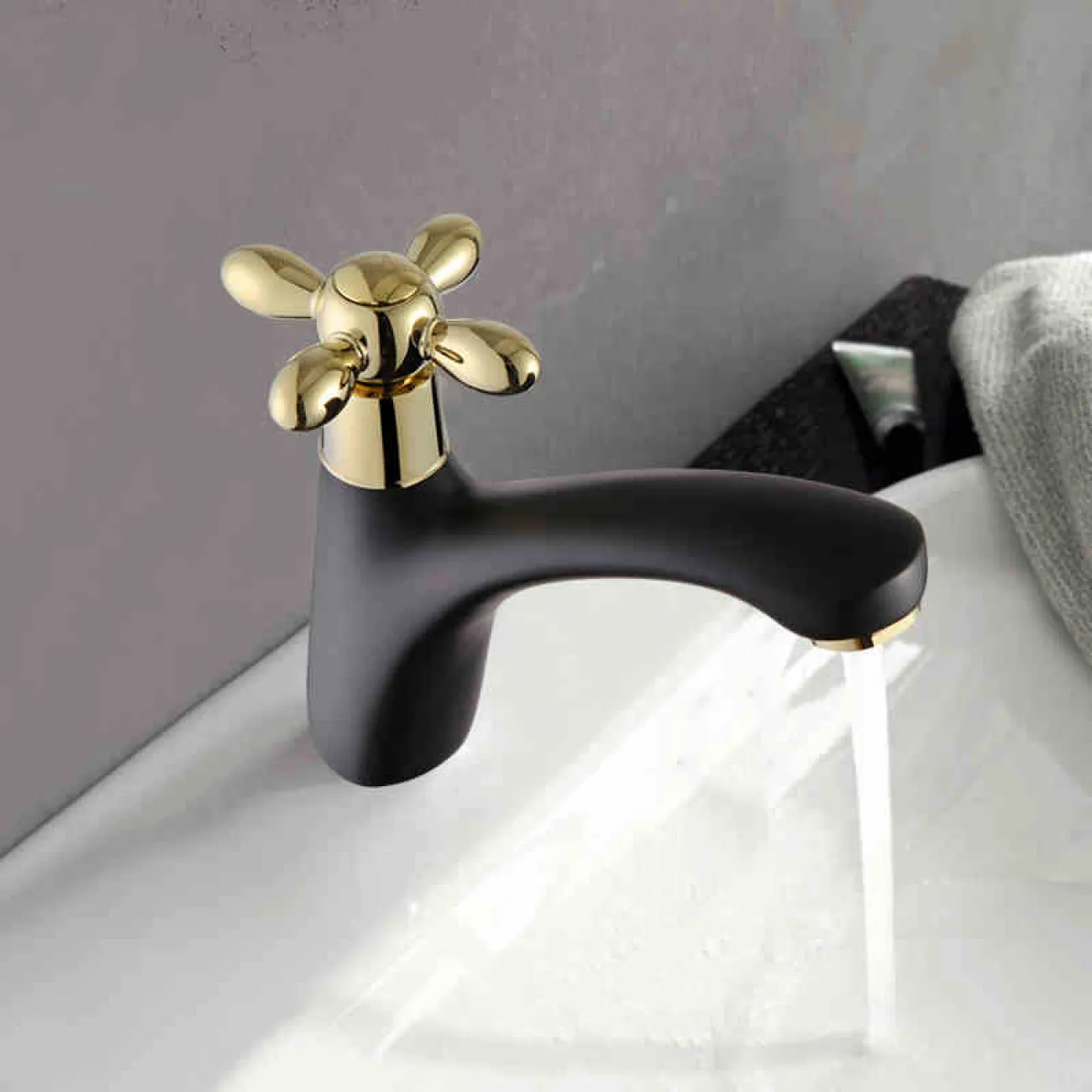 Креативный латунный смеситель для умывальника в Современном стиле LaLume MB21153-23