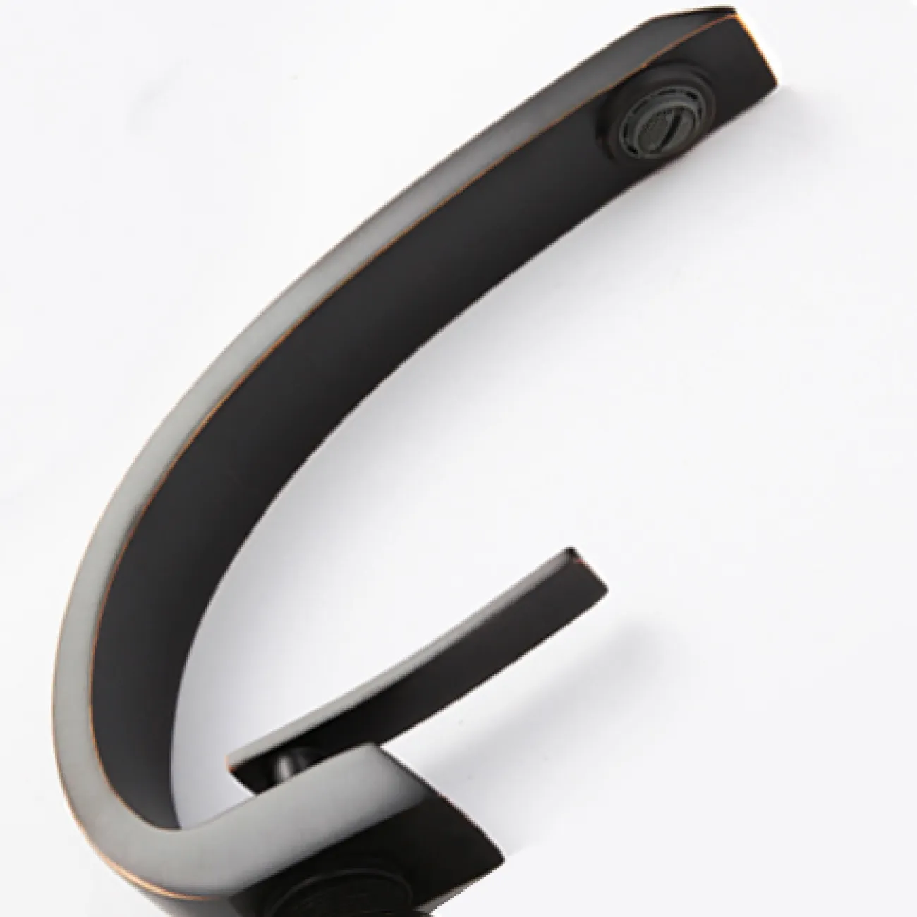 Изящный латунный смеситель для умывальника в Хай-тек стиле LaLume MB21154-23