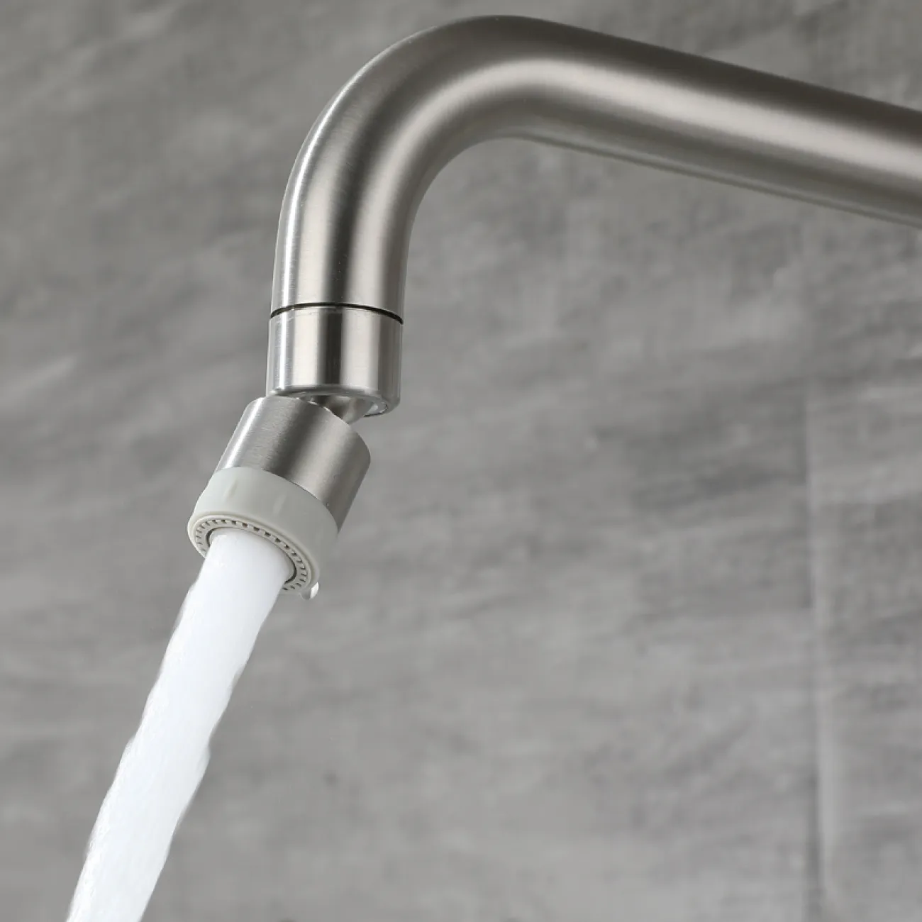 Минималистичный стальной смеситель для кухни в Современном стиле LaLume MB21161-23 Минималистичный стальной смеситель для кухни в Современном стиле LaLume MB21161-23