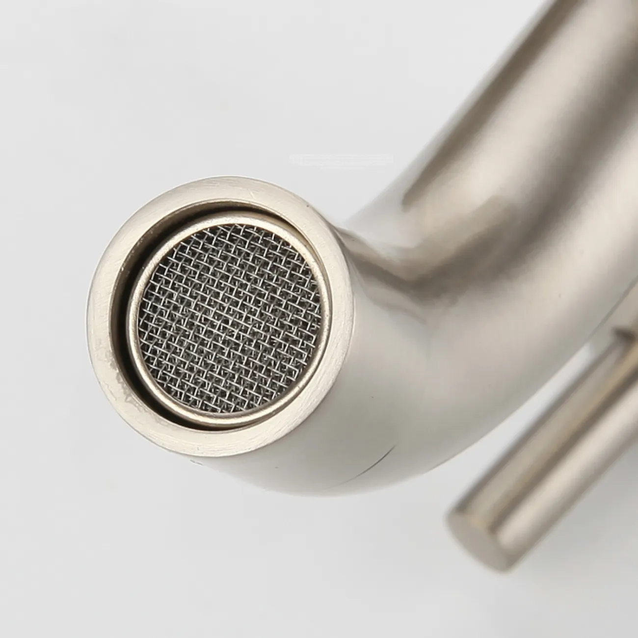 Минималистичный латунный смеситель с гигиеническим душем для ванной в Современном стиле LaLume MB21165-23 Минималистичный латунный смеситель с гигиеническим душем для ванной в Современном стиле LaLume MB21165-23