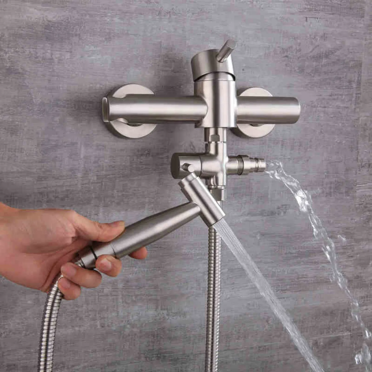 Минималистичный стальной смеситель с душем для ванной в Современном стиле LaLume MB21168-23