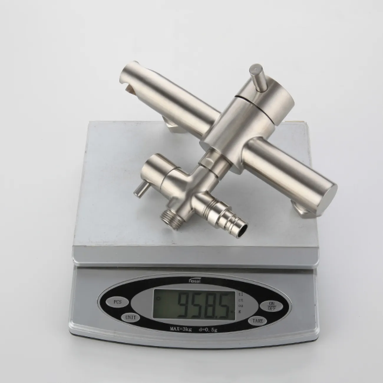 Минималистичный стальной смеситель с душем для ванной в Современном стиле LaLume MB21168-23