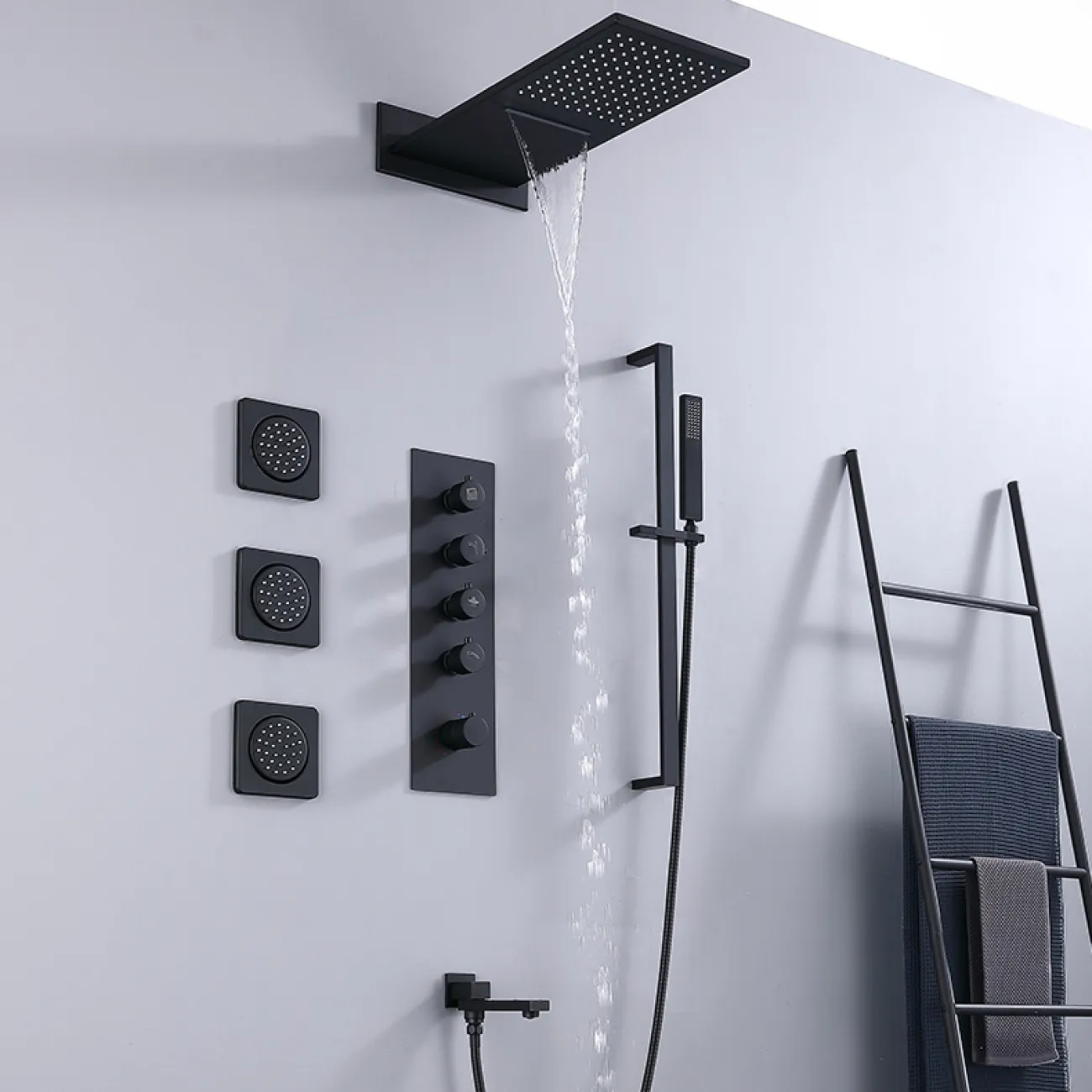 Изящный латунный смеситель с тропическим душем для ванной в Современном стиле LaLume MB21175-23