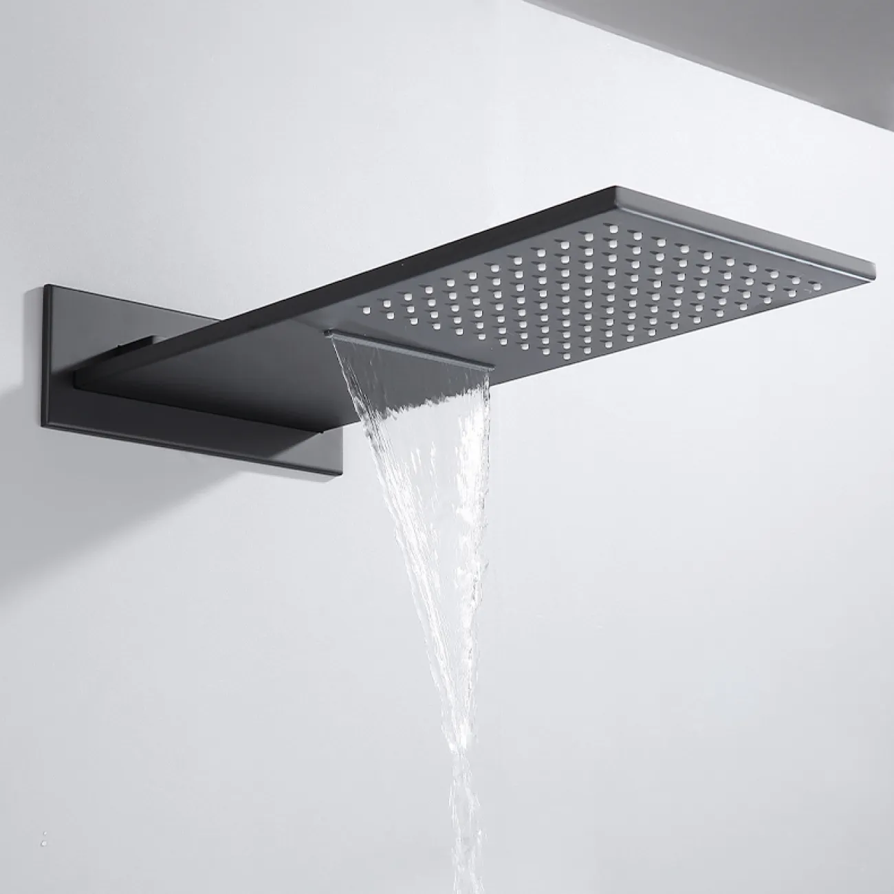 Изящный латунный смеситель с тропическим душем для ванной в Современном стиле LaLume MB21175-23